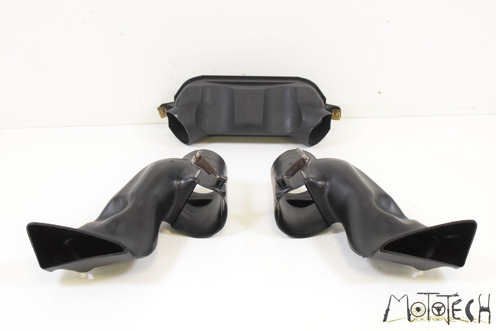 1996 BMW R1100RT R1100 259T AC Air Inlet Duct Tube Ram SET 46632313847 {{ shop.shopifyCountryName }} - Mototech271