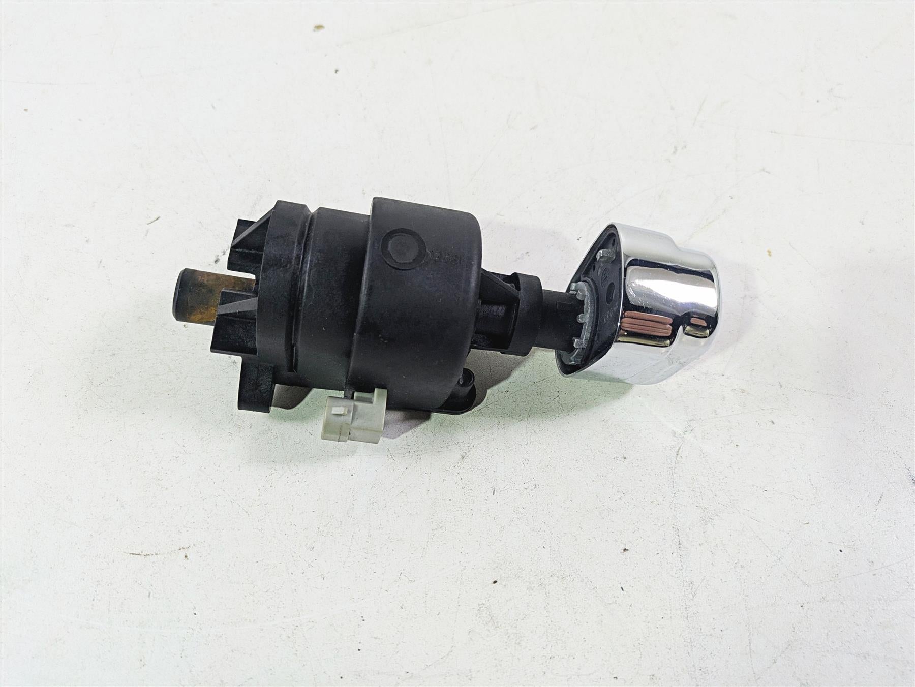 2015 Harley Touring FLHTKL Electra Glide Ignition Switch - Vin 71400012B {{ shop.shopifyCountryName }} - Mototech271