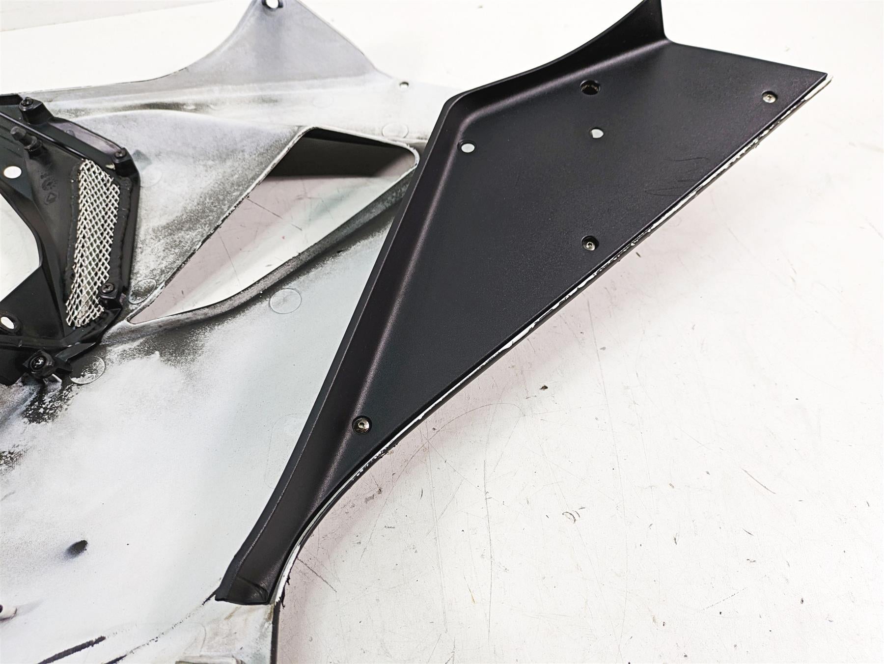 2013 MV Agusta F3 675 ERA Left Side Main Fairing Cover Cowl 8000B5457 8000B5459 {{ shop.shopifyCountryName }} - Mototech271