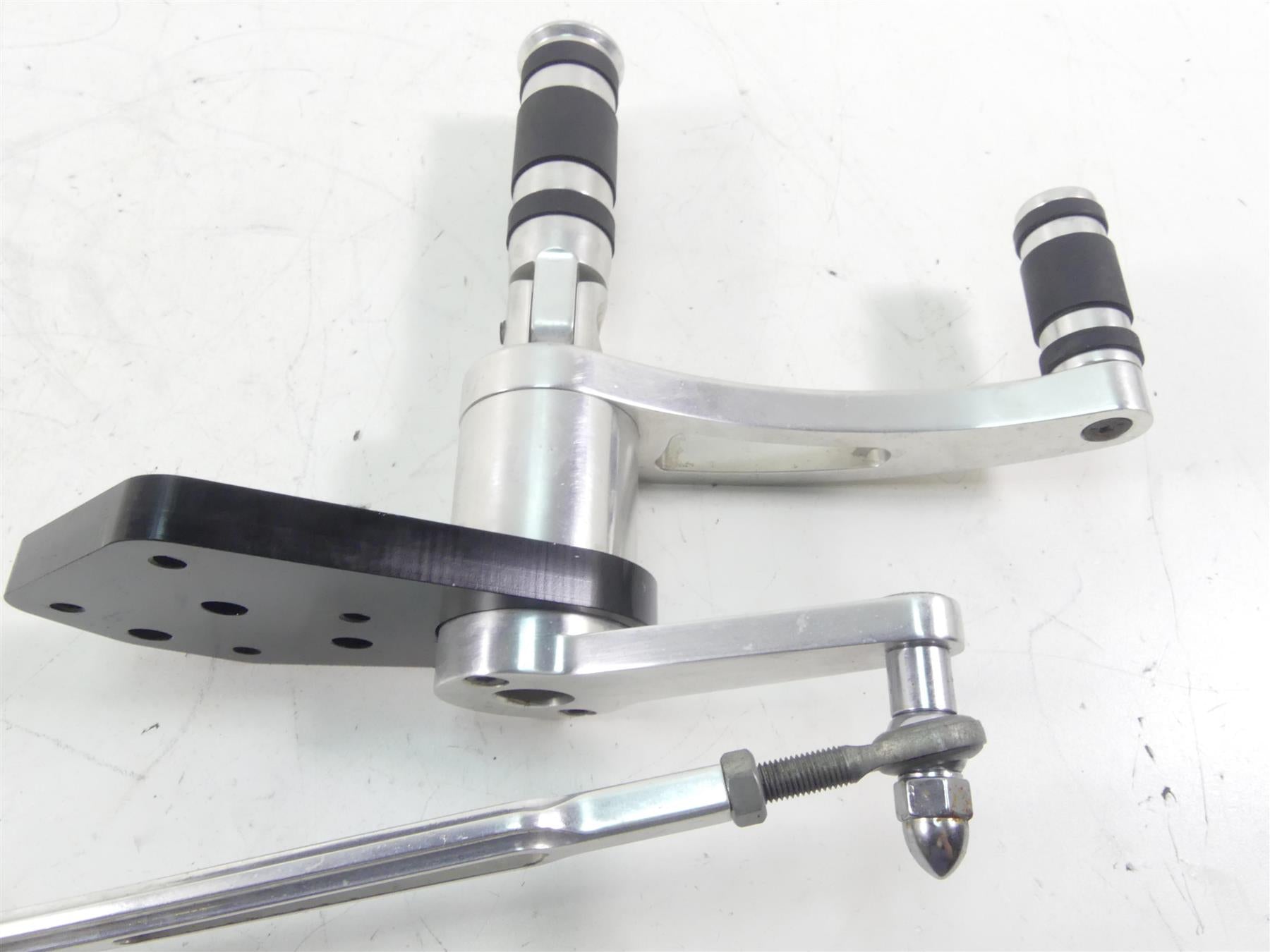 2001 Indian Centennial Scout Front Left Right Foot Control Pegs 41-007 41-008 {{ shop.shopifyCountryName }} - Mototech271