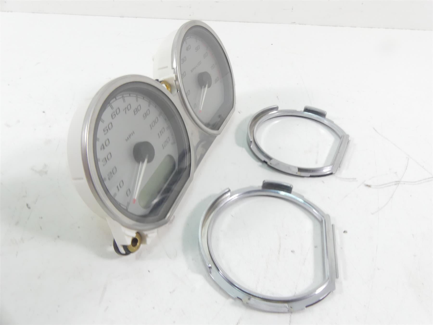 2016 Harley Touring FLTRX Road Glide Speedometer Gauges Instruments 19K 70900124 {{ shop.shopifyCountryName }} - Mototech271