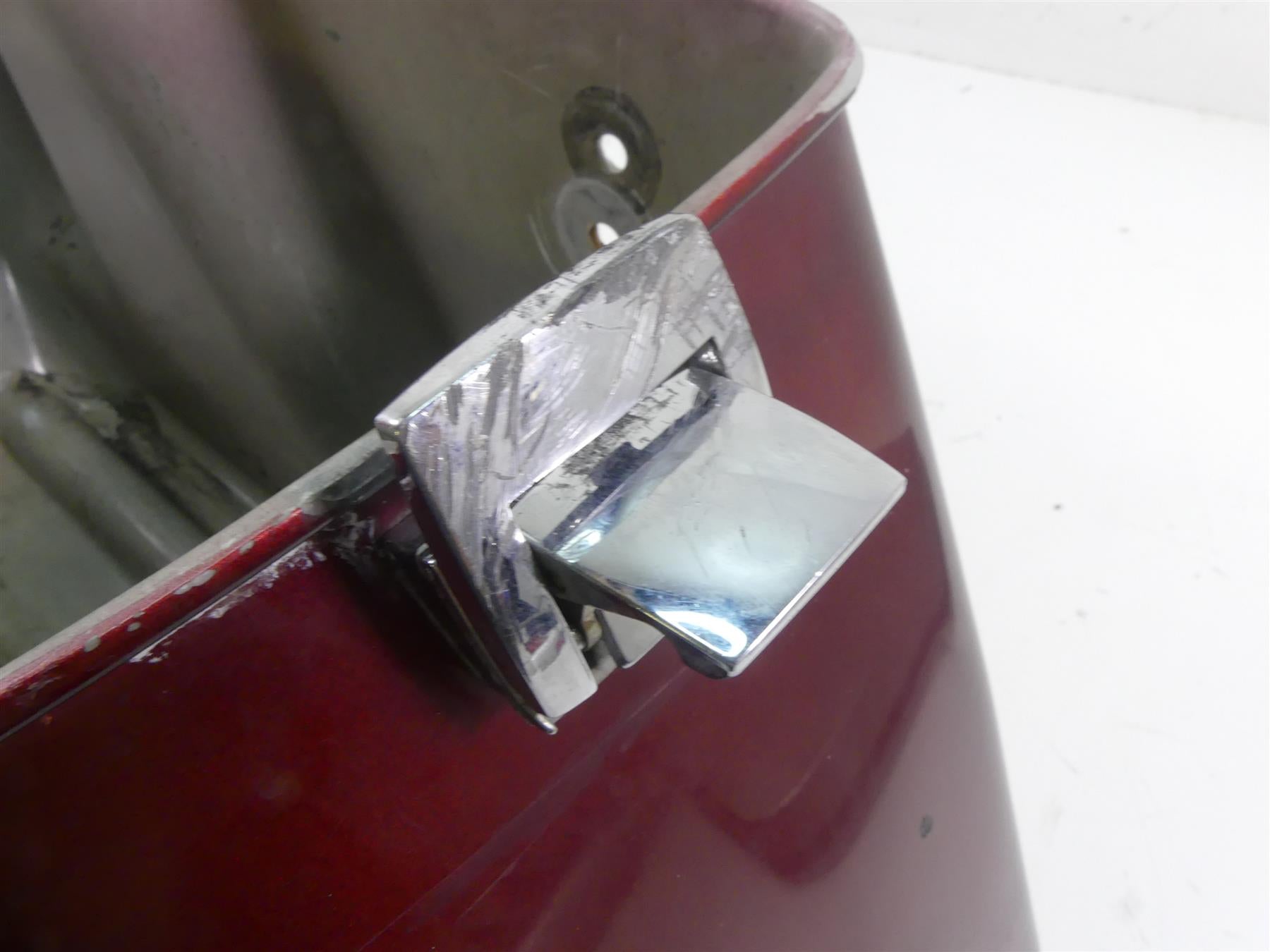 1989 Harley Touring FLTC Tour Glide Left Saddlebag Saddle Bag Luggage Box {{ shop.shopifyCountryName }} - Mototech271