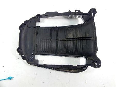 2005 Harley VRSCSE CVO V-Rod Radiator Center Cover Fairing Cowl 26788-01 {{ shop.shopifyCountryName }} - Mototech271