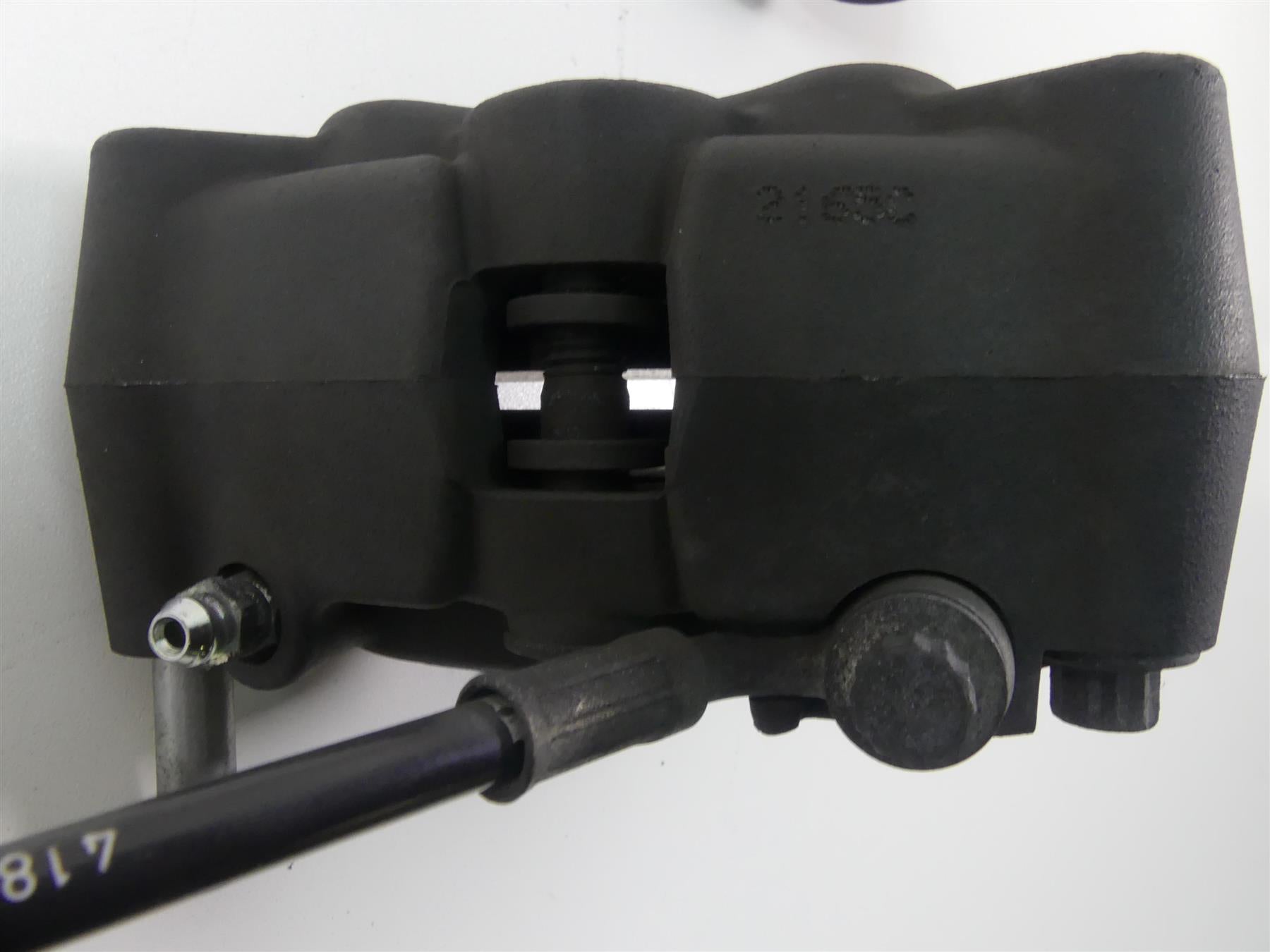2016 Harley FXDL Dyna Low Rider Front Brake Caliper Set 41300001 41300002 {{ shop.shopifyCountryName }} - Mototech271
