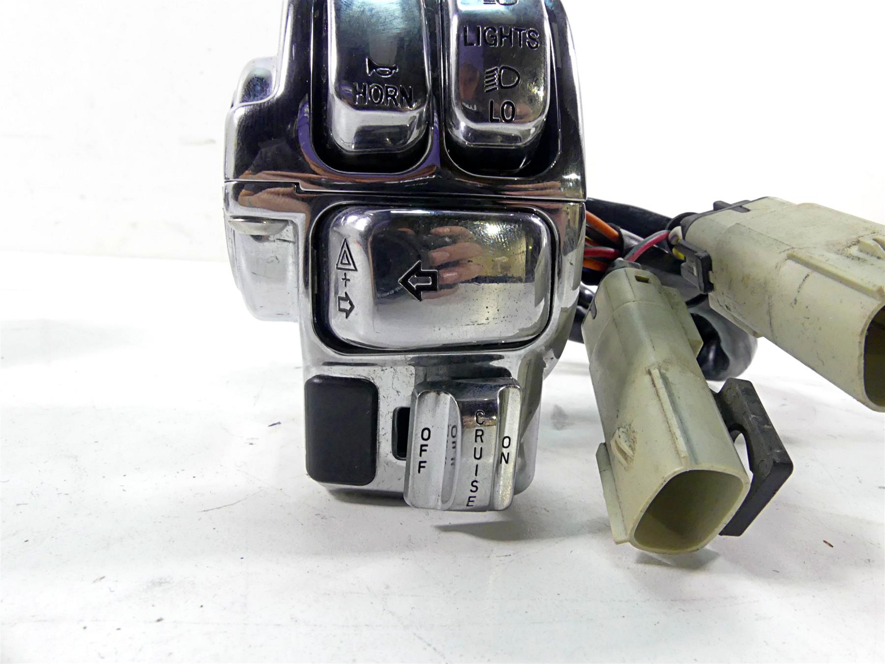 2007 Harley Touring FLHRSE CVO Road King Left Right Hand Control Switch 71682-06 {{ shop.shopifyCountryName }} - Mototech271