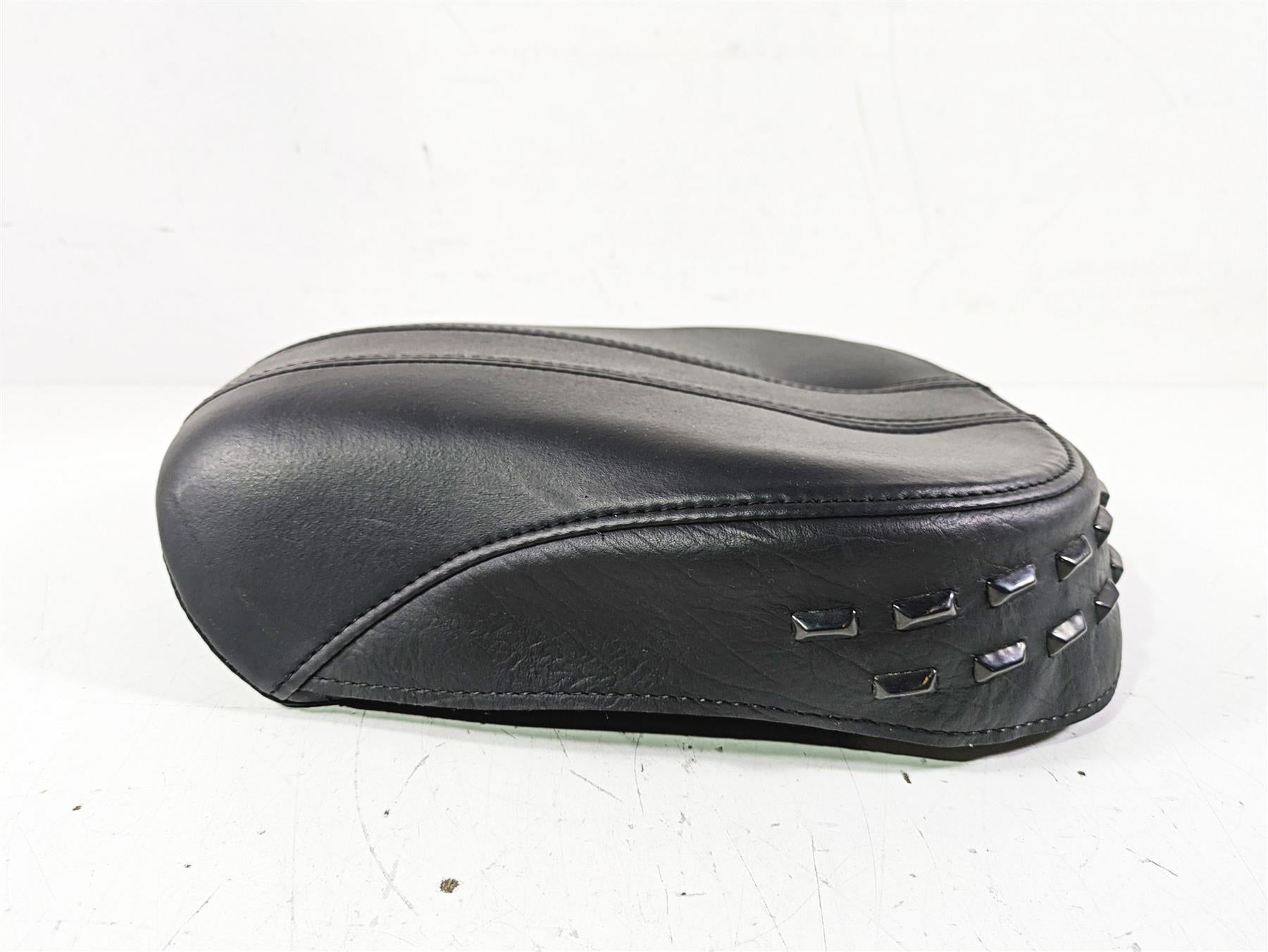 2019 Harley FLHCS Softail Heritage Rear Passenger Pillion Seat Saddle 52400148 {{ shop.shopifyCountryName }} - Mototech271