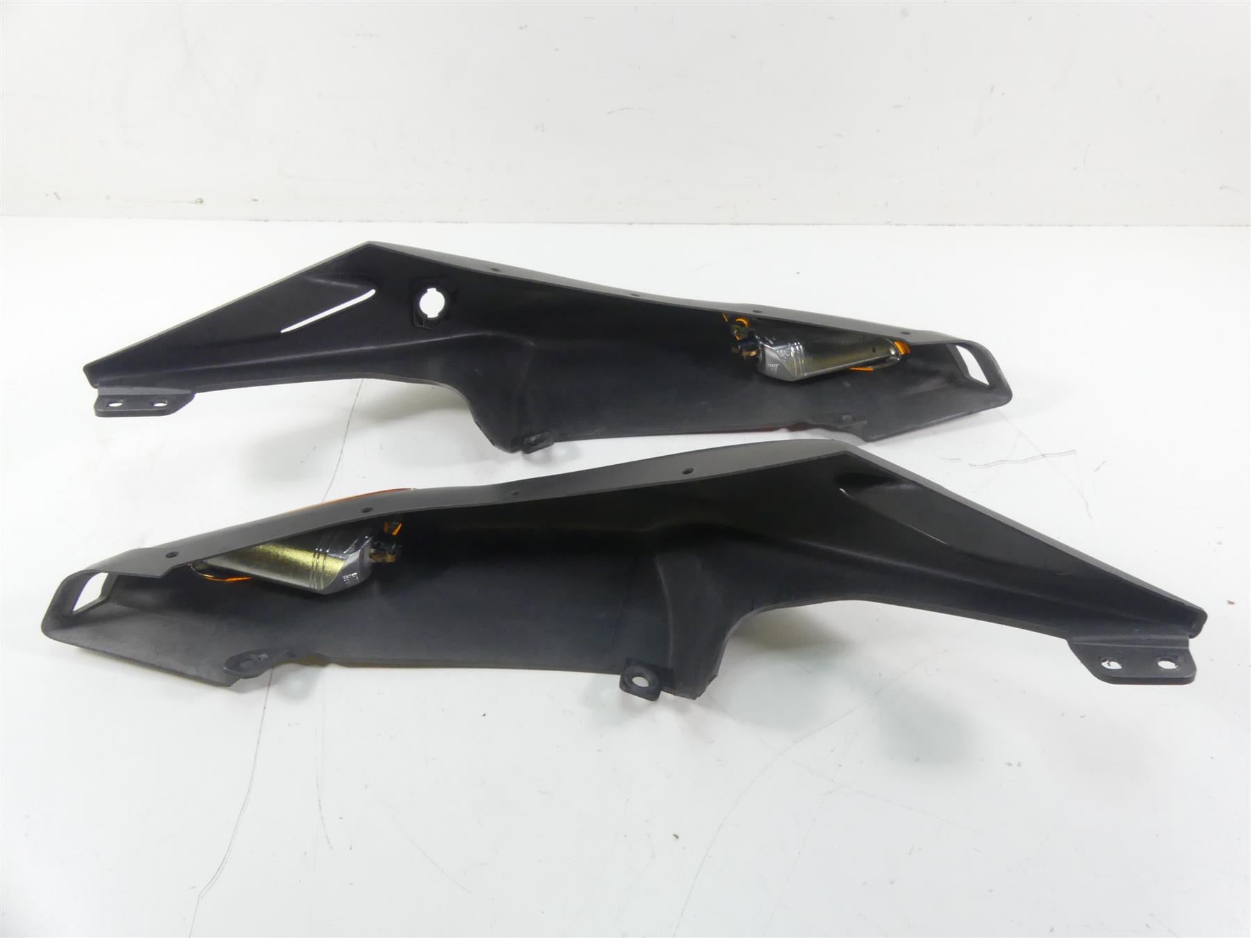 2004 Aprilia RSV1000 R Mille Rear Tail Side Cover Fairing 109722 109723 {{ shop.shopifyCountryName }} - Mototech271