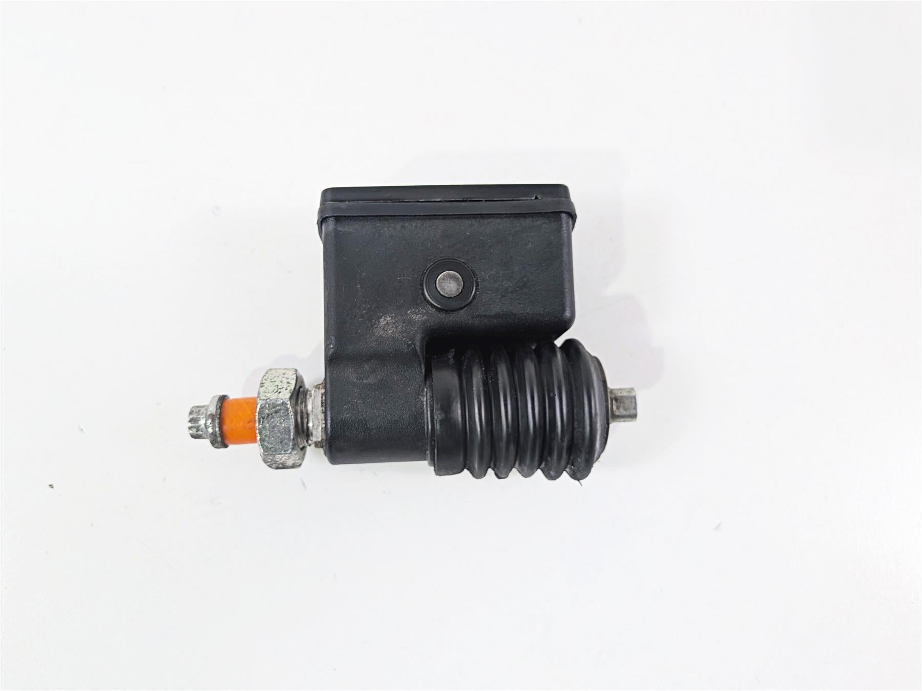 1998 Harley Dyna FXDL Low Rider Rear Brake Master Cylinder 42474-90C {{ shop.shopifyCountryName }} - Mototech271