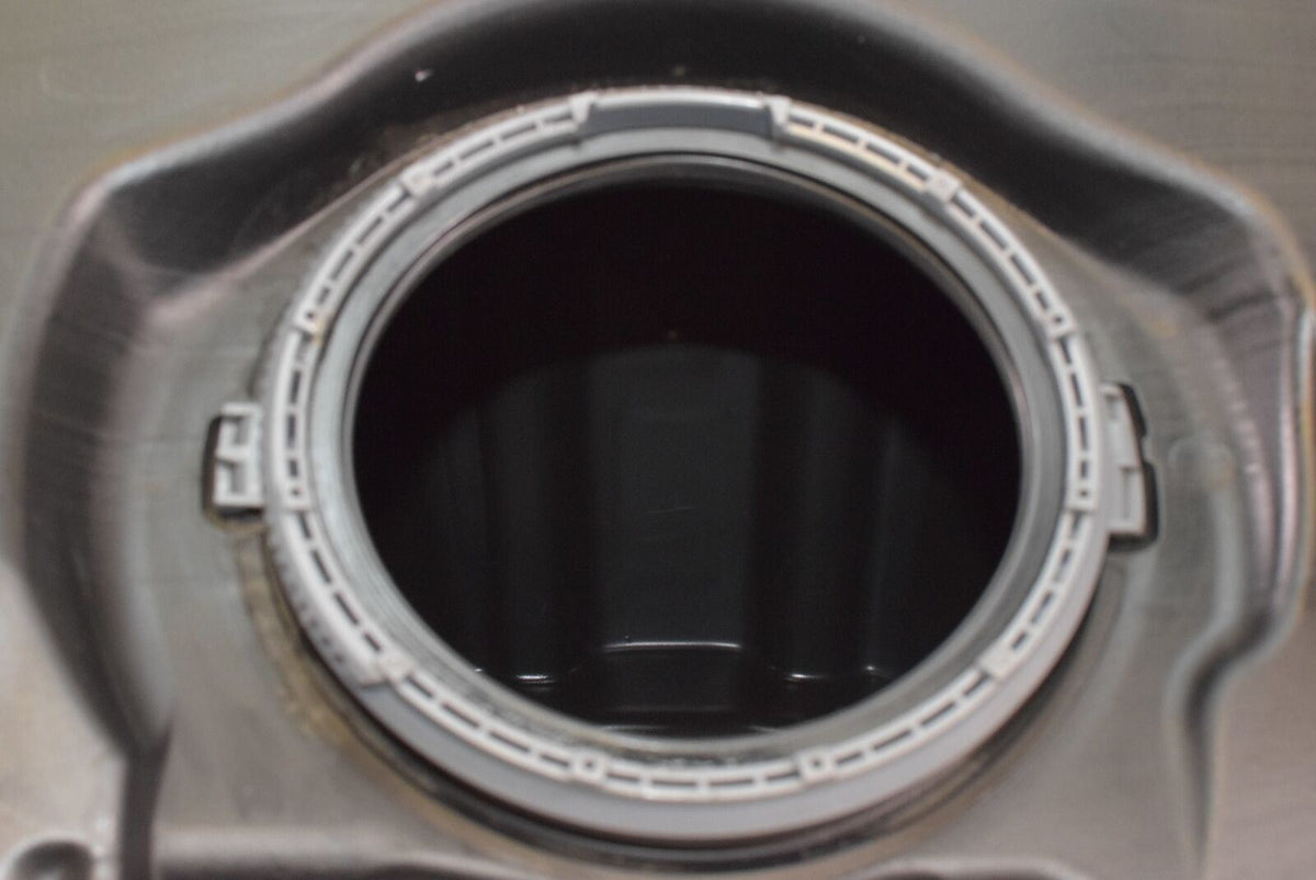 2014 BMW R1200 RT K52 Fuel Gas Petrol Tank Reservoir 8520631 16118520631 {{ shop.shopifyCountryName }} - Mototech271