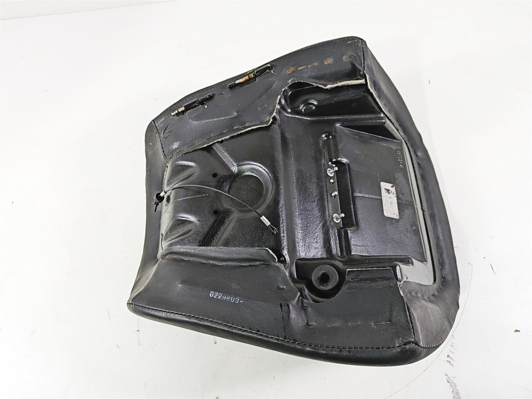 2013 Harley VRSCDX Night Rod Sp Front Rider Driver Seat -Stich Damage 52000005 {{ shop.shopifyCountryName }} - Mototech271