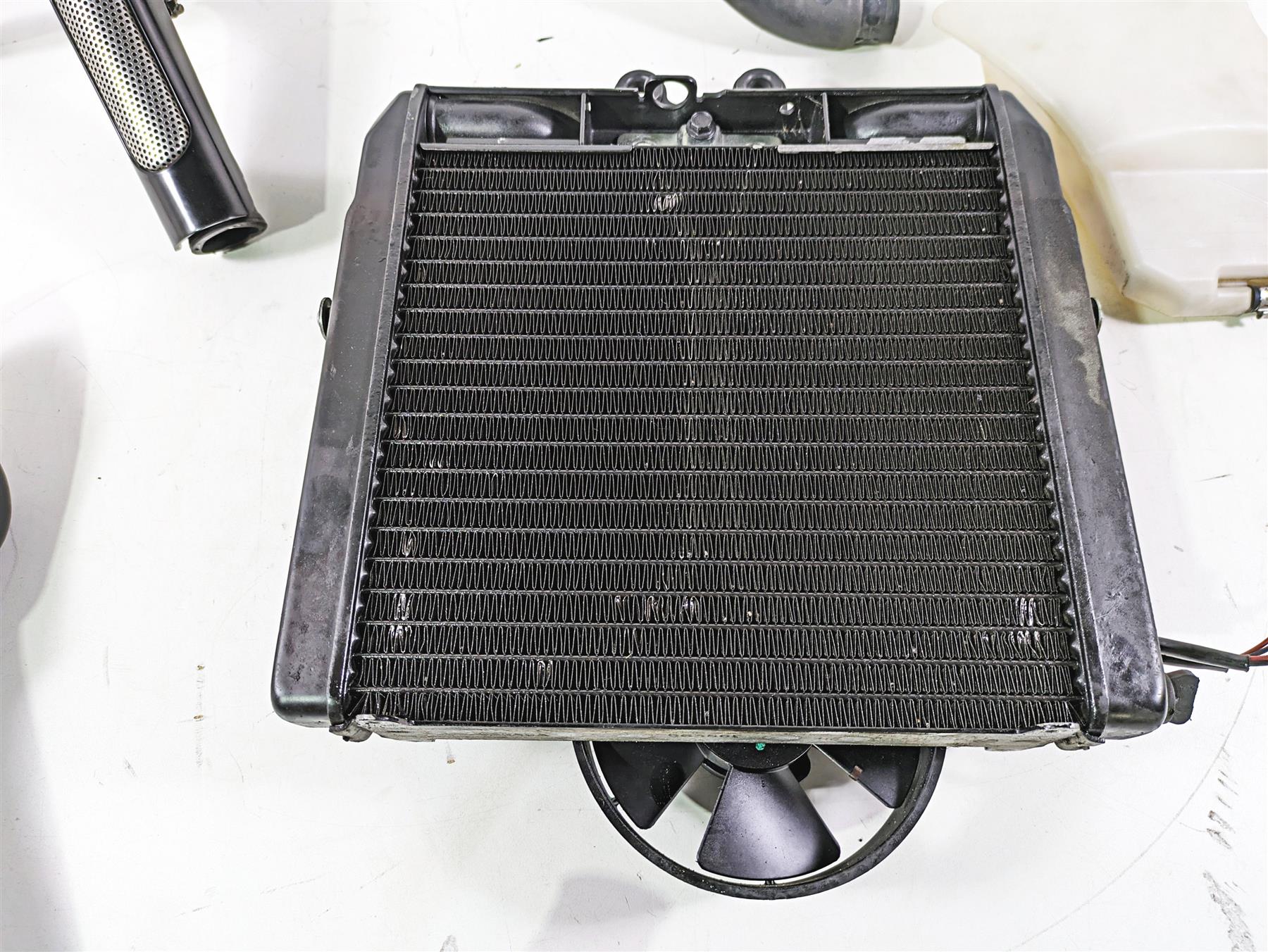 2013 Harley VRSCDX Night Rod Sp Radiator Fans Reservoir Hoses 26722-04 {{ shop.shopifyCountryName }} - Mototech271