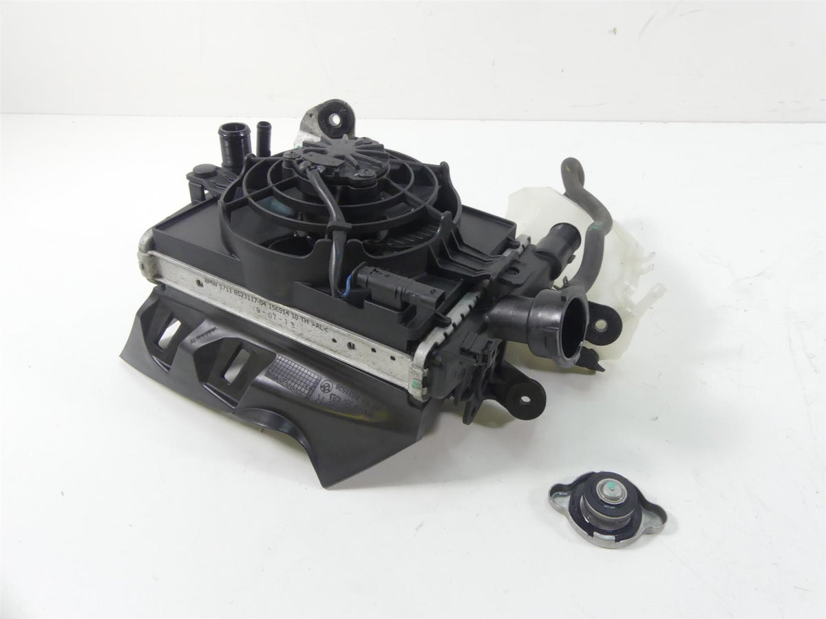 2014 BMW R1200GS K50 Right Side Radiator + Reservoir Fan & Cover 17118523117 {{ shop.shopifyCountryName }} - Mototech271