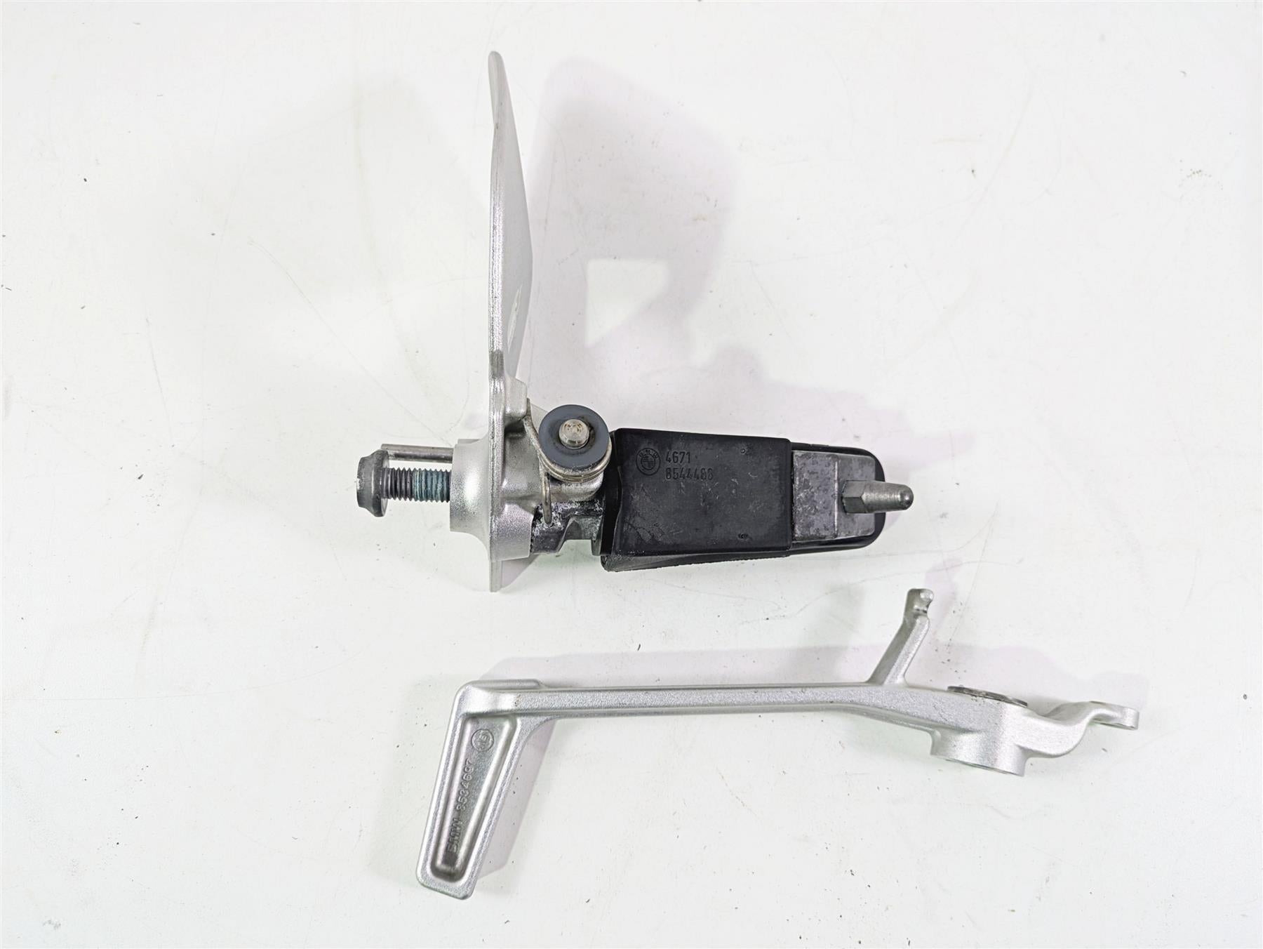 2016 BMW R1200RT K52 Right Left Foot Peg + Brake Pedal - Read 46718535642 {{ shop.shopifyCountryName }} - Mototech271