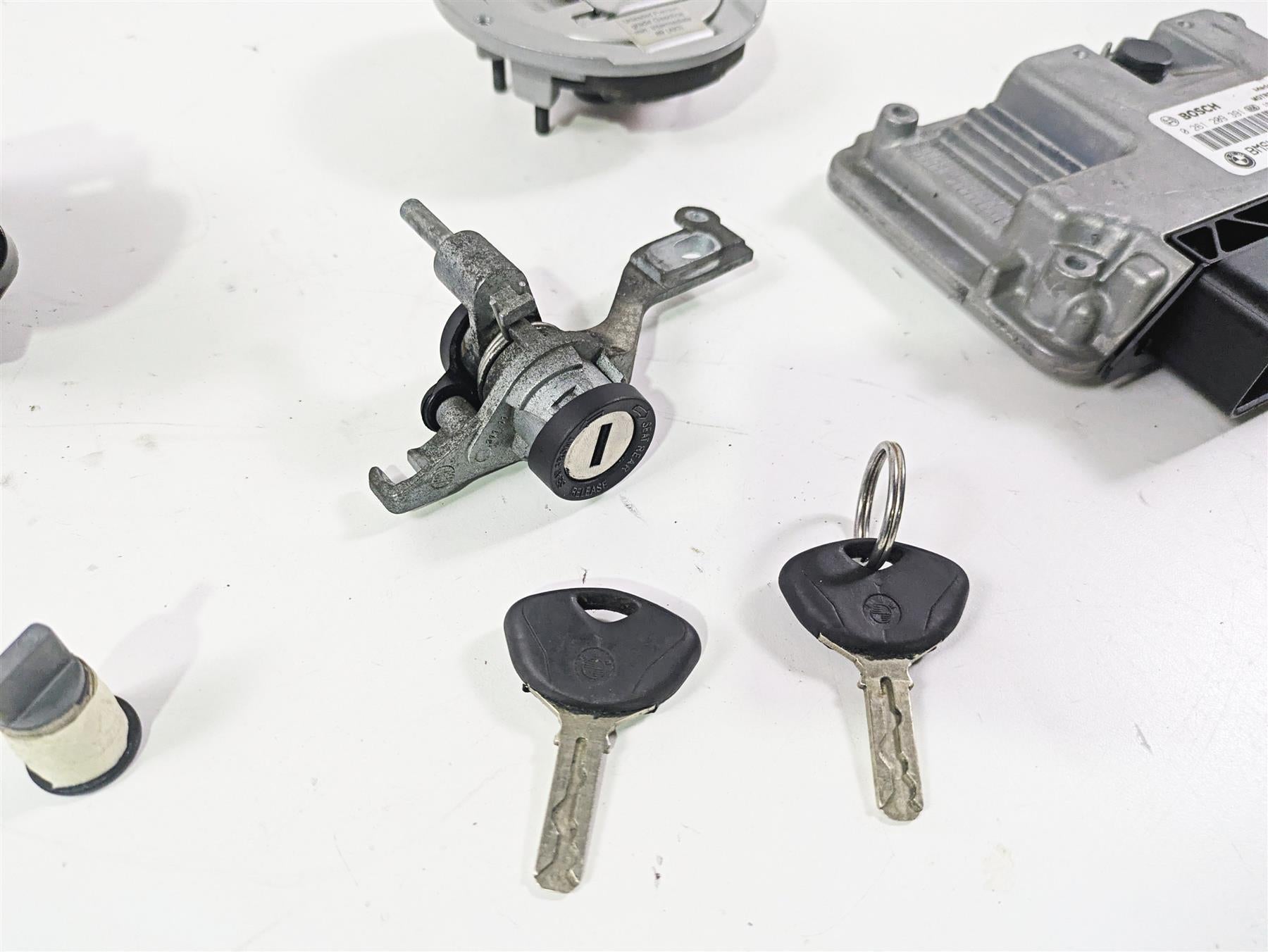 2010 BMW R1200GS K25 Cdi Ignition Switch Key Locks Set 7723394 51257700072 {{ shop.shopifyCountryName }} - Mototech271