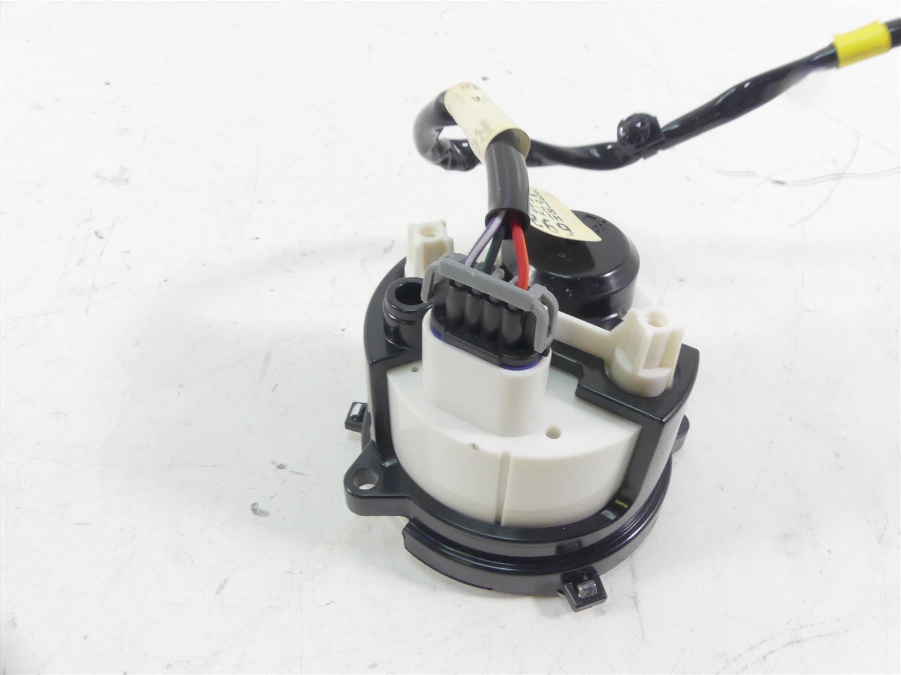 2016 Harley Touring FLTRX Road Glide Fuel Gas Petrol Level Gauge 70900163 {{ shop.shopifyCountryName }} - Mototech271