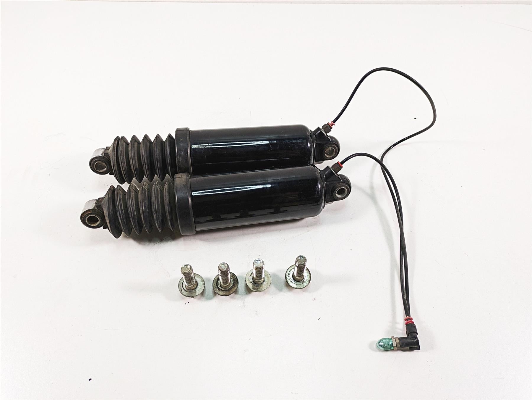 2006 Harley Touring FLHXI Street Glide Rear 12" Air Shock Damper Set 54662-02A {{ shop.shopifyCountryName }} - Mototech271