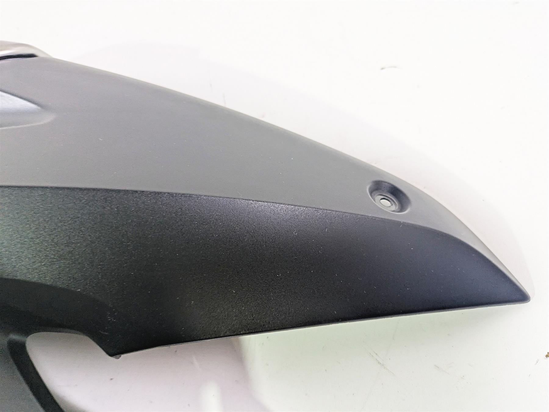 2010 BMW R1200GS K25 Tank Left Side Cover & Emblem 46637700875 46637700873 {{ shop.shopifyCountryName }} - Mototech271