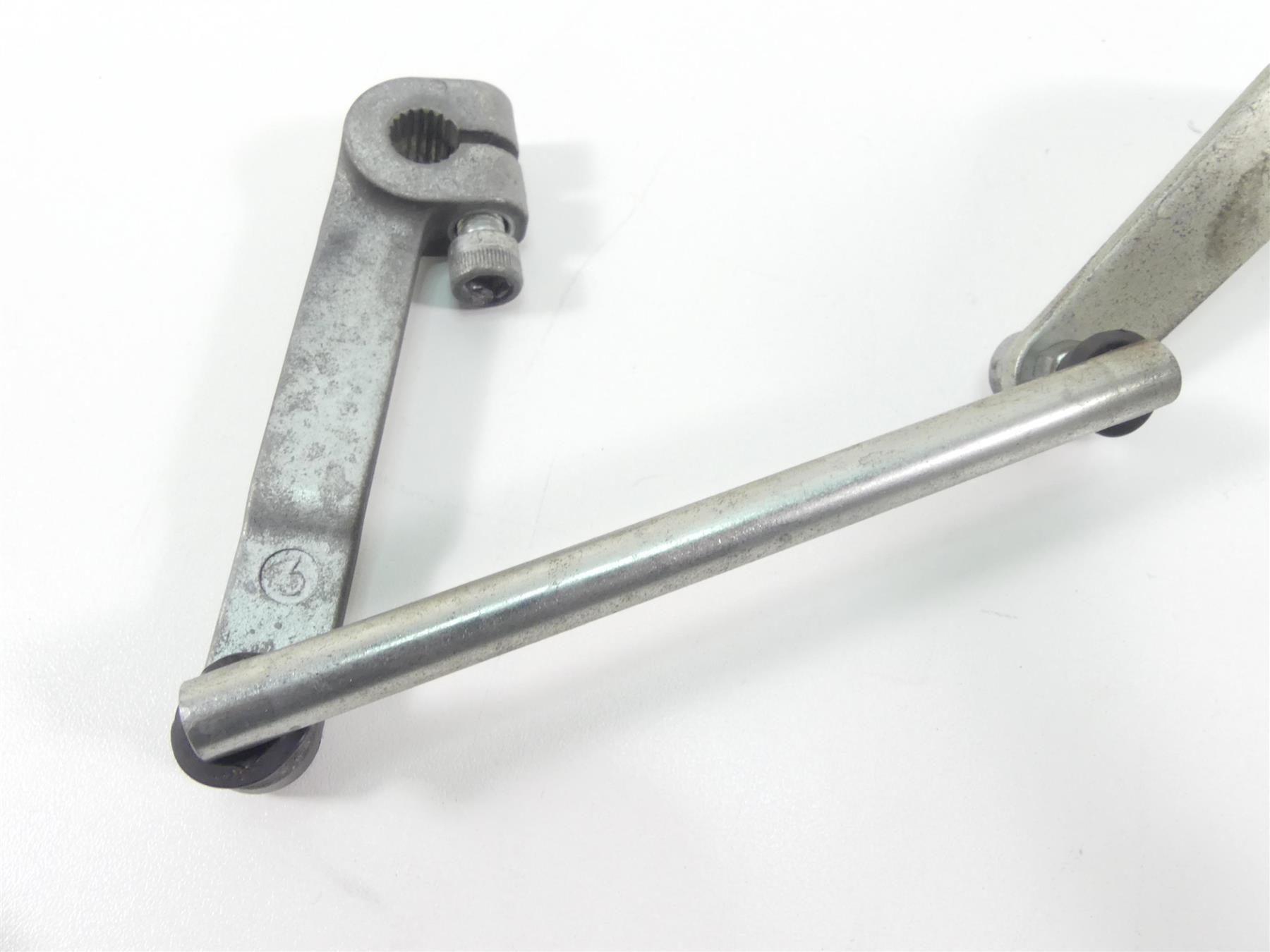 2016 Harley FXDL Dyna Low Rider Left Front Foot Peg & Shifter Mid Cntrl 50500279 {{ shop.shopifyCountryName }} - Mototech271