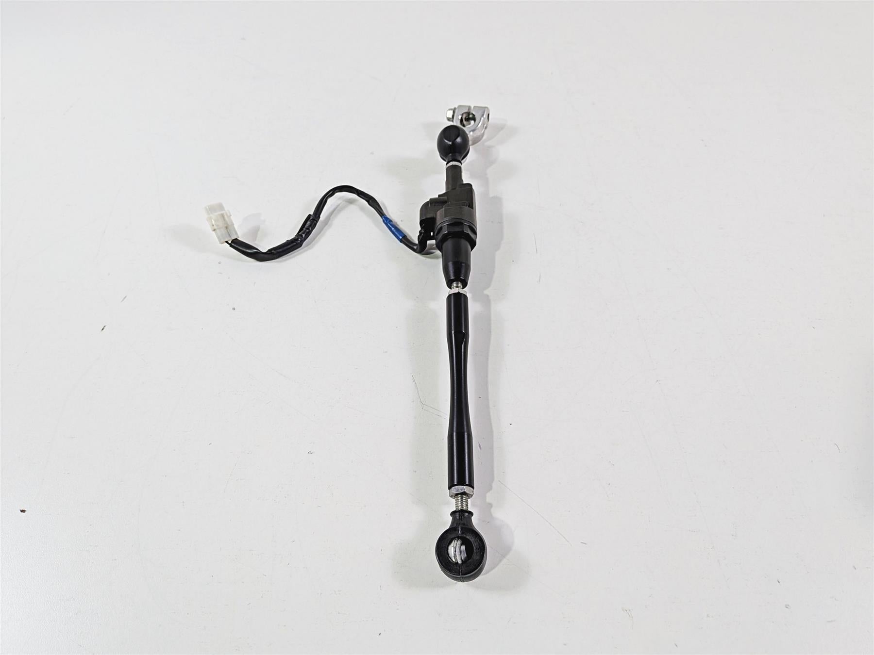 2016 Yamaha YZF R1 RN32 Quickshifter Quick Shifter Assist 2CR-82470-00-00 {{ shop.shopifyCountryName }} - Mototech271