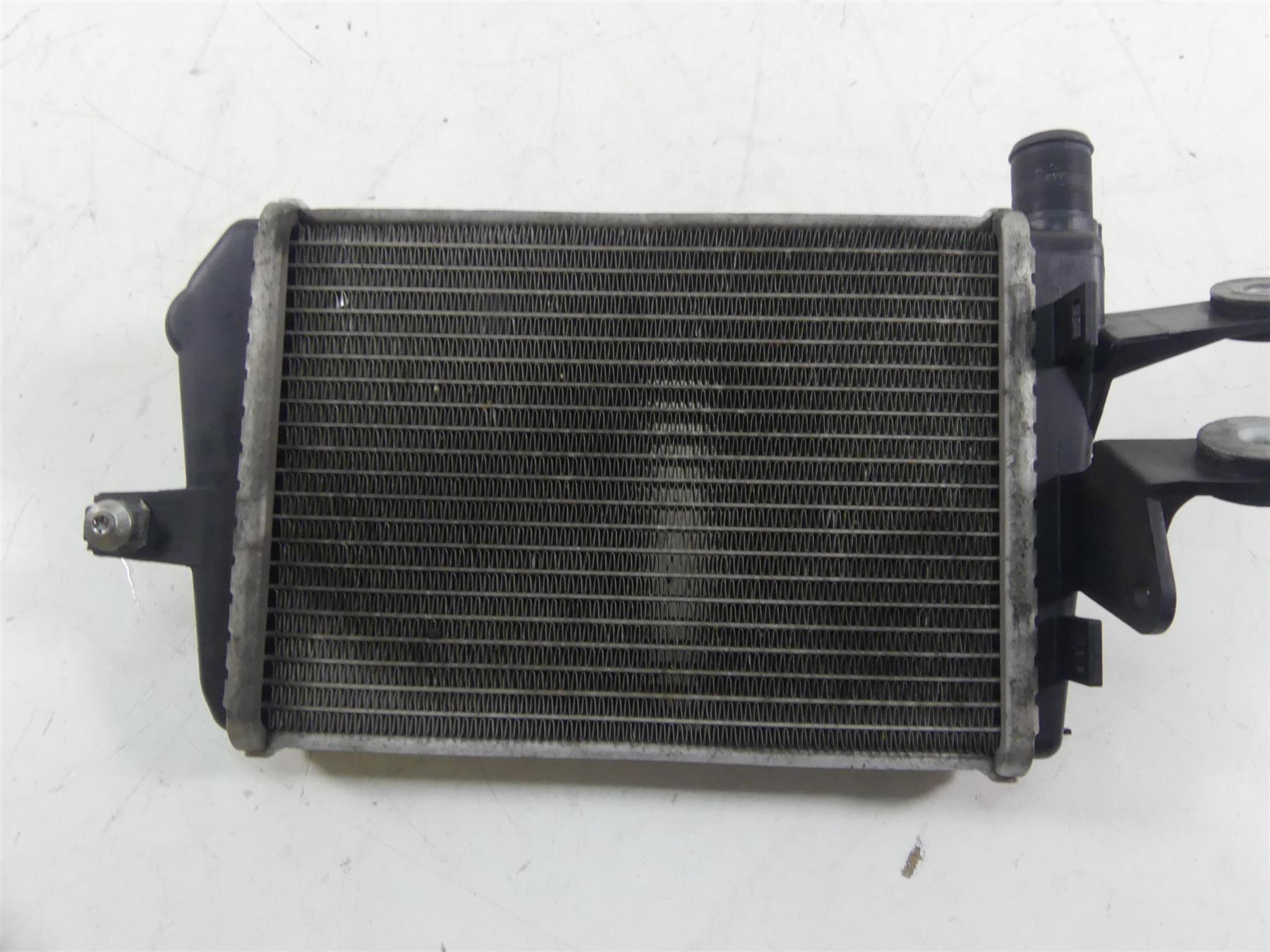 2017 BMW R1200GS GSW K50 Left Radiator Hoses & Cover Set 17118546408 {{ shop.shopifyCountryName }} - Mototech271