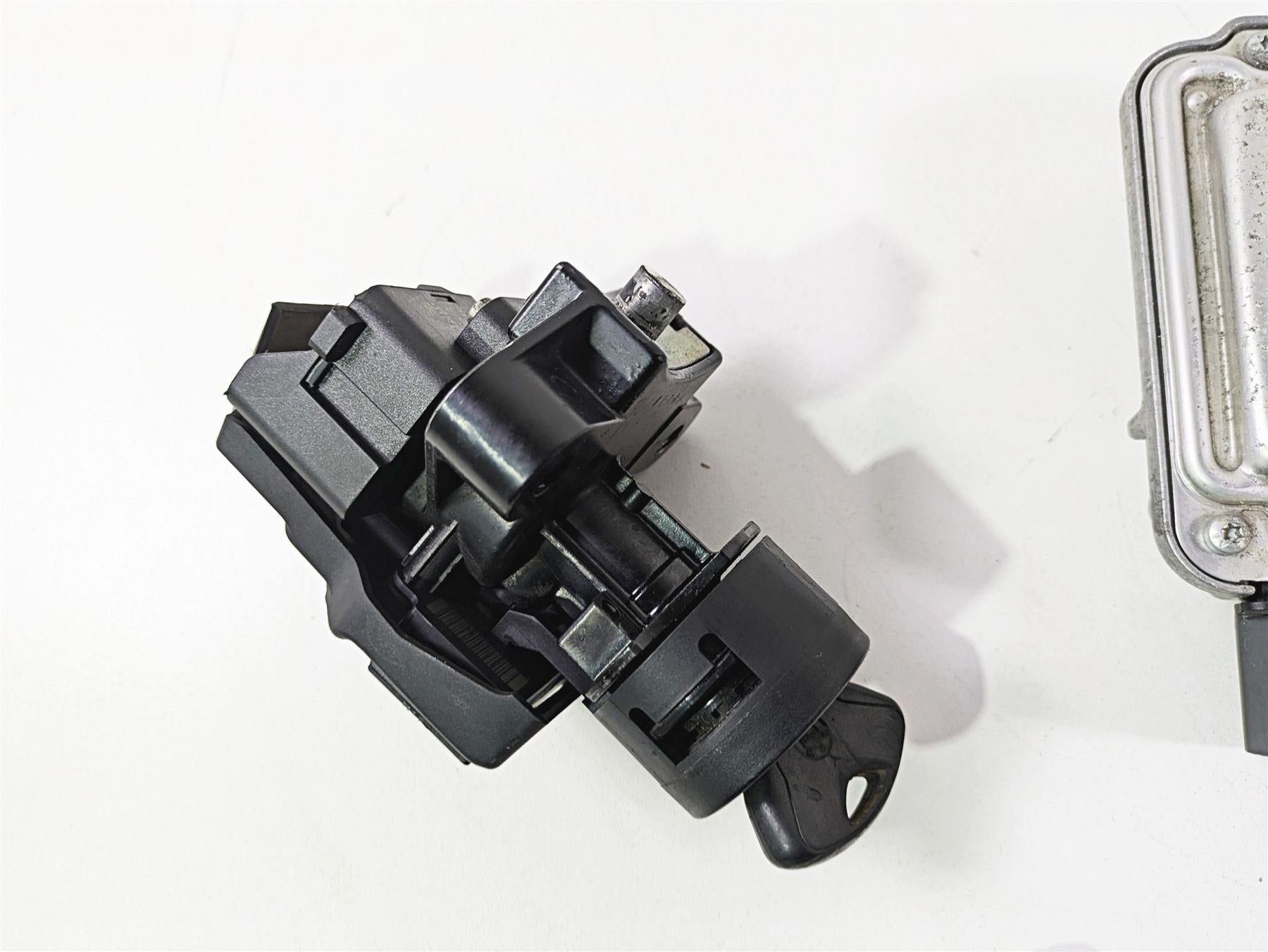 2010 BMW R1200RT K26 Cdi Ecu Ecm & Ignition Switch Set 7722565 5125770007 {{ shop.shopifyCountryName }} - Mototech271