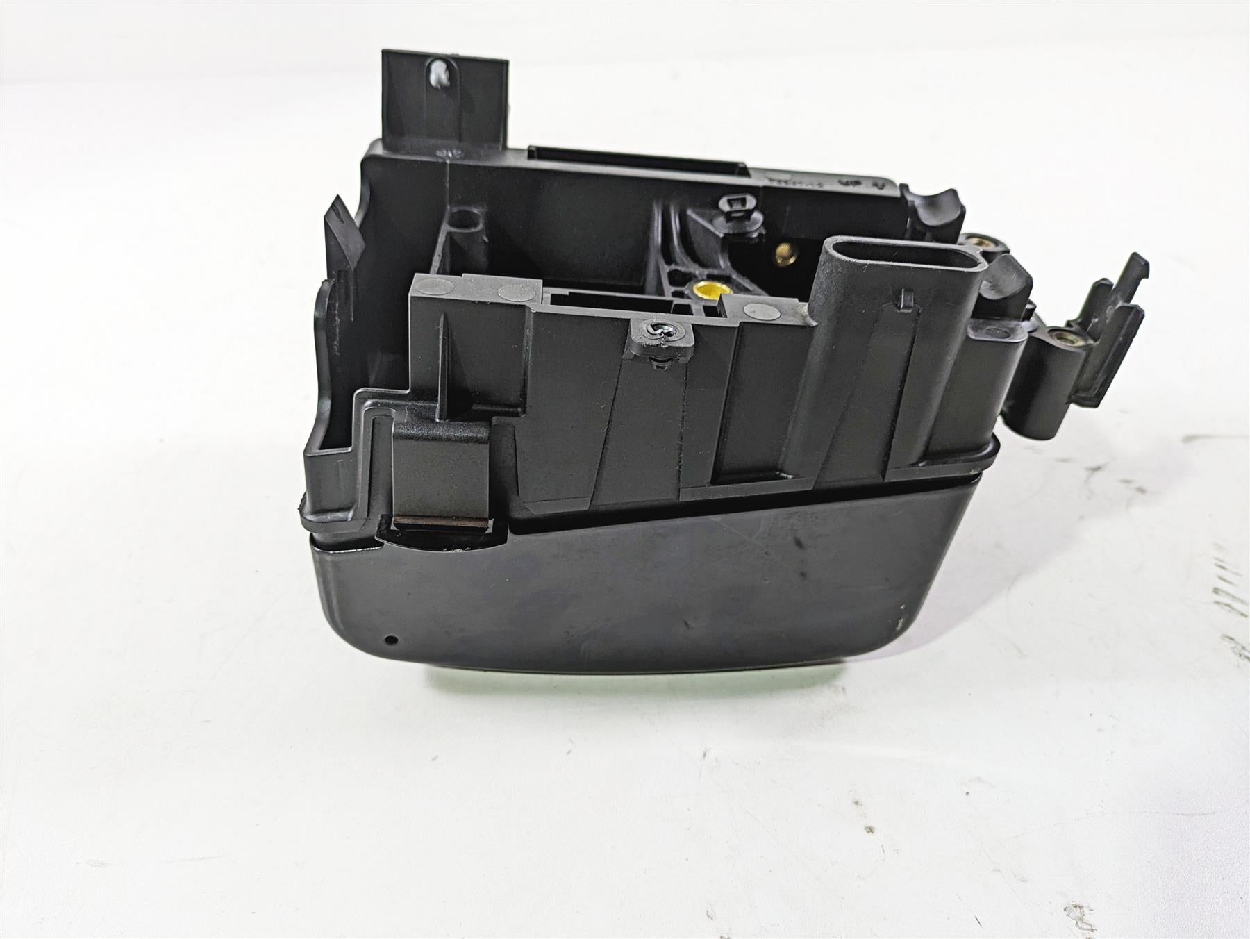 2017 Harley Dyna FXDB Street Bob Electrical Carrier & Black Cover 70367-12 {{ shop.shopifyCountryName }} - Mototech271