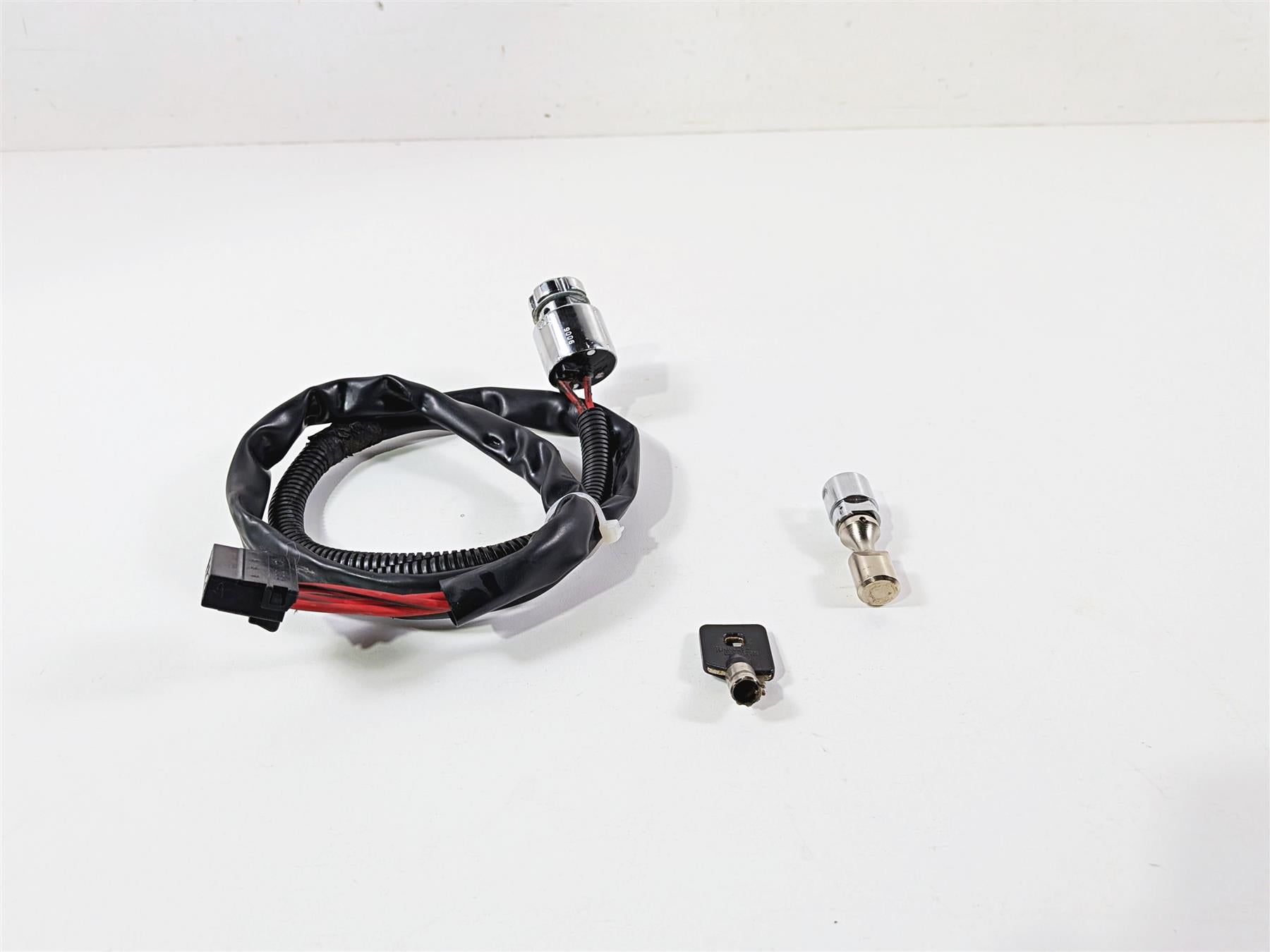 2009 Harley FXCWC Softail Rocker Ignition Switch Key Lock Set - Read 71792-08 {{ shop.shopifyCountryName }} - Mototech271