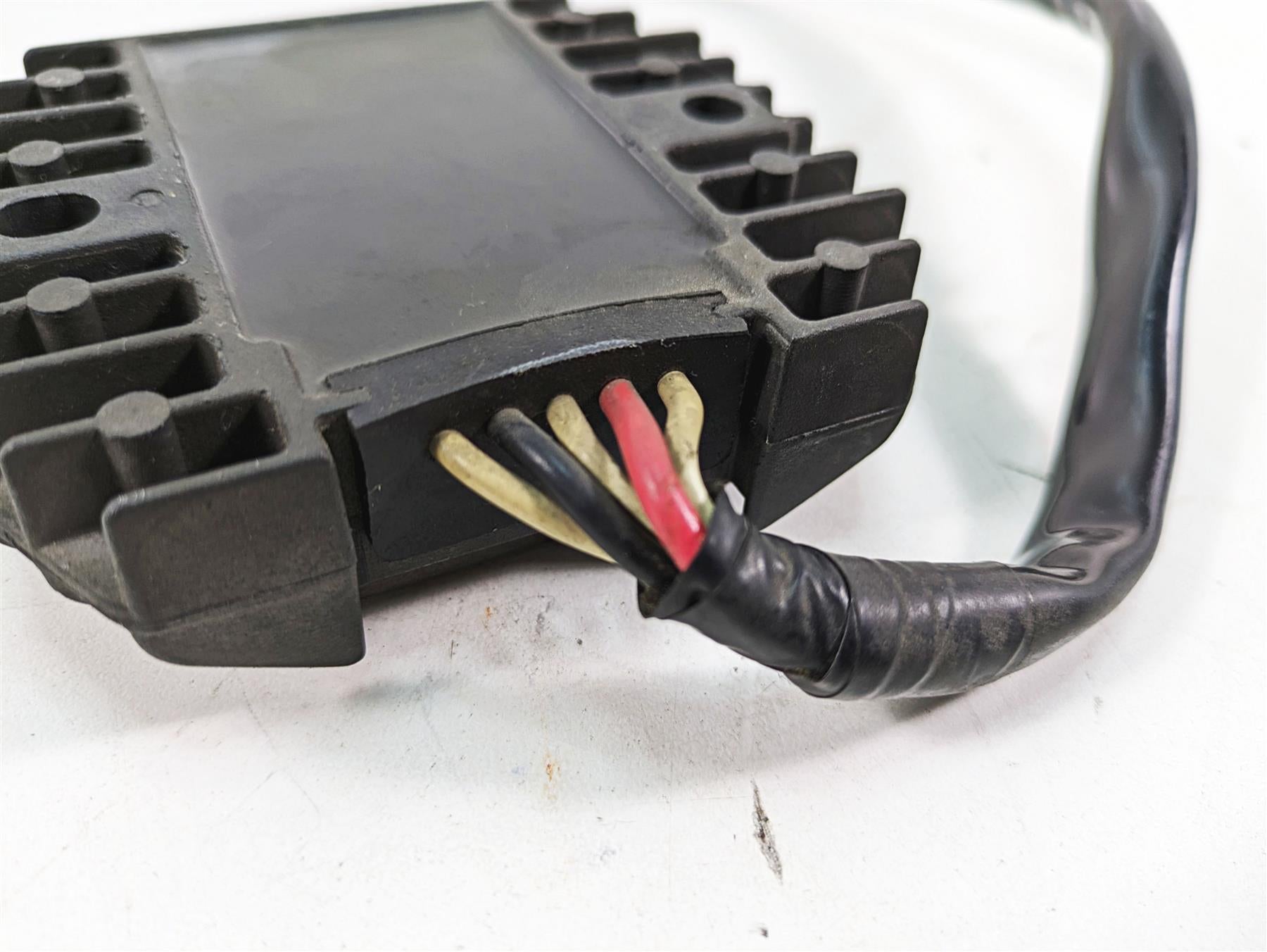 2002 Yamaha FZ1 FZS1000 Fazer Rectifier Voltage Regulator SH650C 5FL-81960-00-00 {{ shop.shopifyCountryName }} - Mototech271