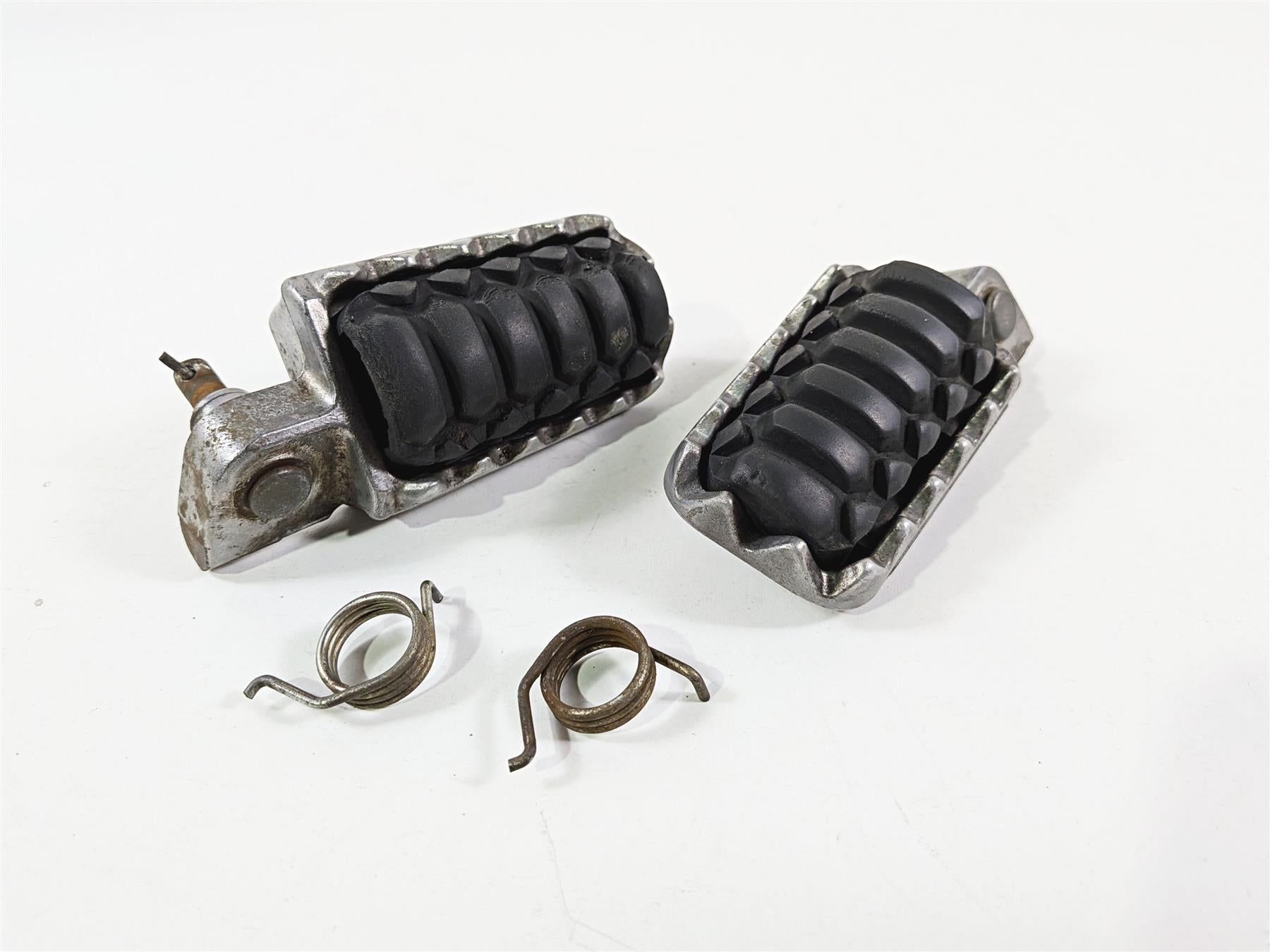 2012 Yamaha XT1200 Super Tenere Front Footpeg Foot Peg Set 23P-27451-00-00 {{ shop.shopifyCountryName }} - Mototech271