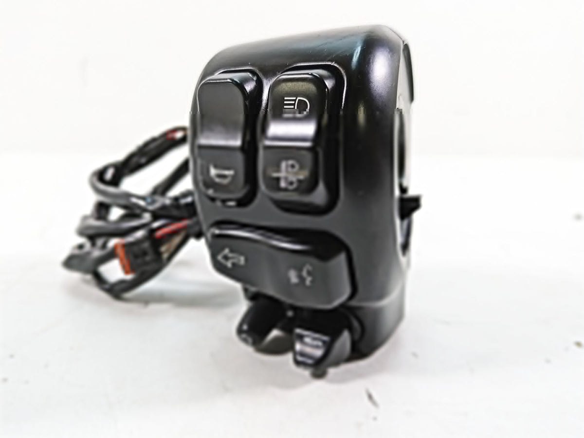 2018 Harley Touring FLHXSE CVO Street Glide Left Hand Control Switch 71500084B {{ shop.shopifyCountryName }} - Mototech271
