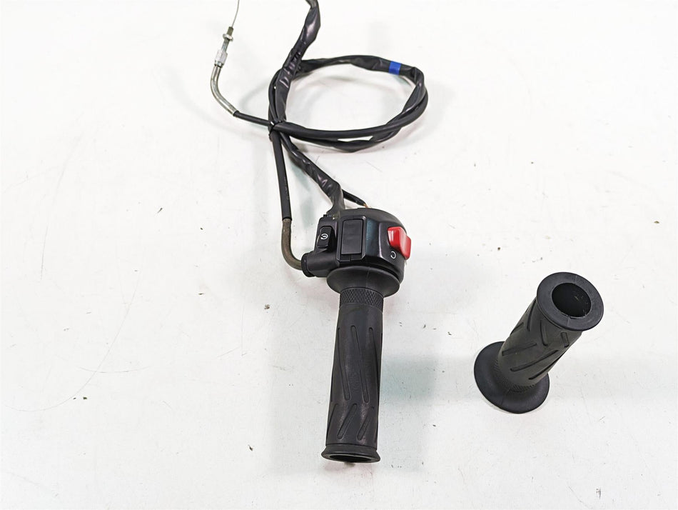 2002 Yamaha FZ1 FZS1000 Fazer Right Hand Control Switch - Read 5LV-83975-01-00 {{ shop.shopifyCountryName }} - Mototech271