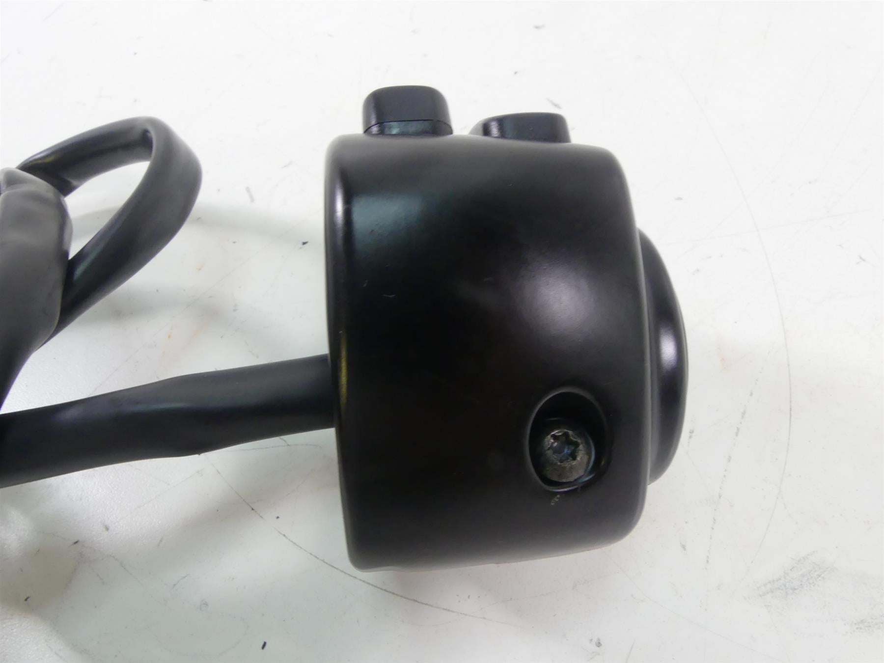 2004 Harley Softail FLSTFI Fat Boy Left Control Switch Blinker Lights 71682-06 {{ shop.shopifyCountryName }} - Mototech271