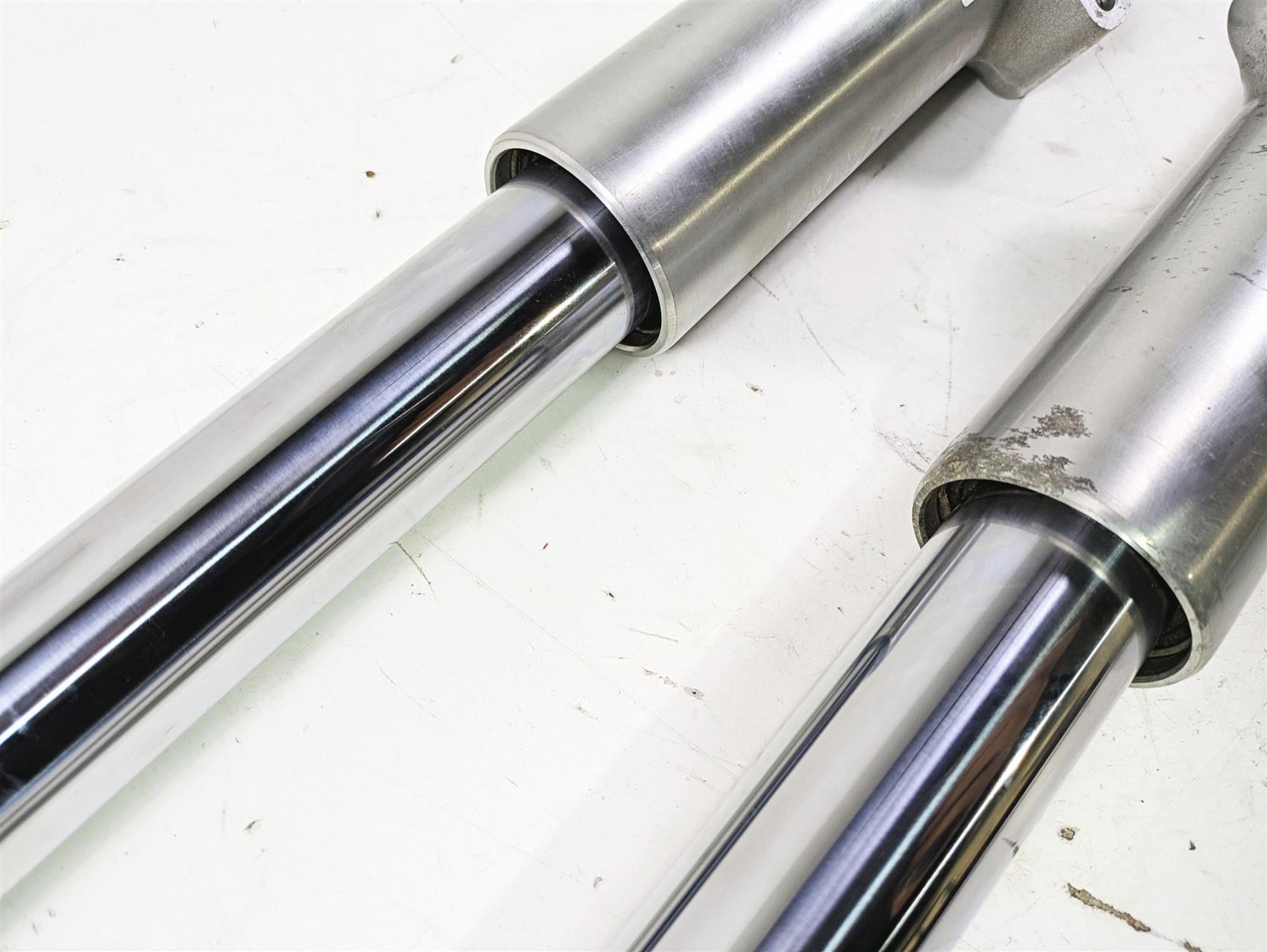 2016 Harley Touring FLTRX Road Glide Front Fork Leg Set 49mm 45400021 45400022 {{ shop.shopifyCountryName }} - Mototech271
