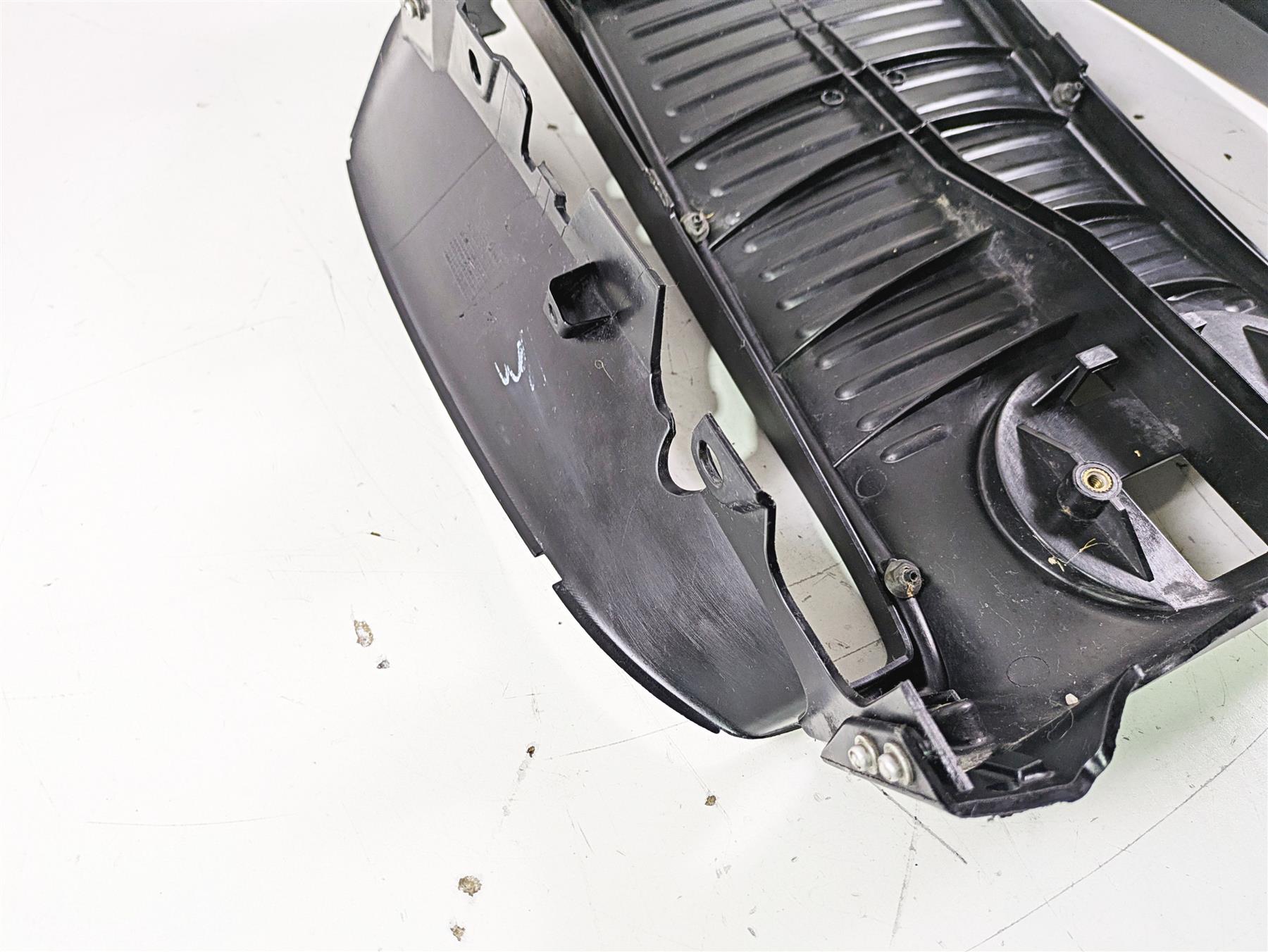 2012 Harley VRSCF Muscle V Rod Radiator Center Cover Fairing 26826-09 {{ shop.shopifyCountryName }} - Mototech271