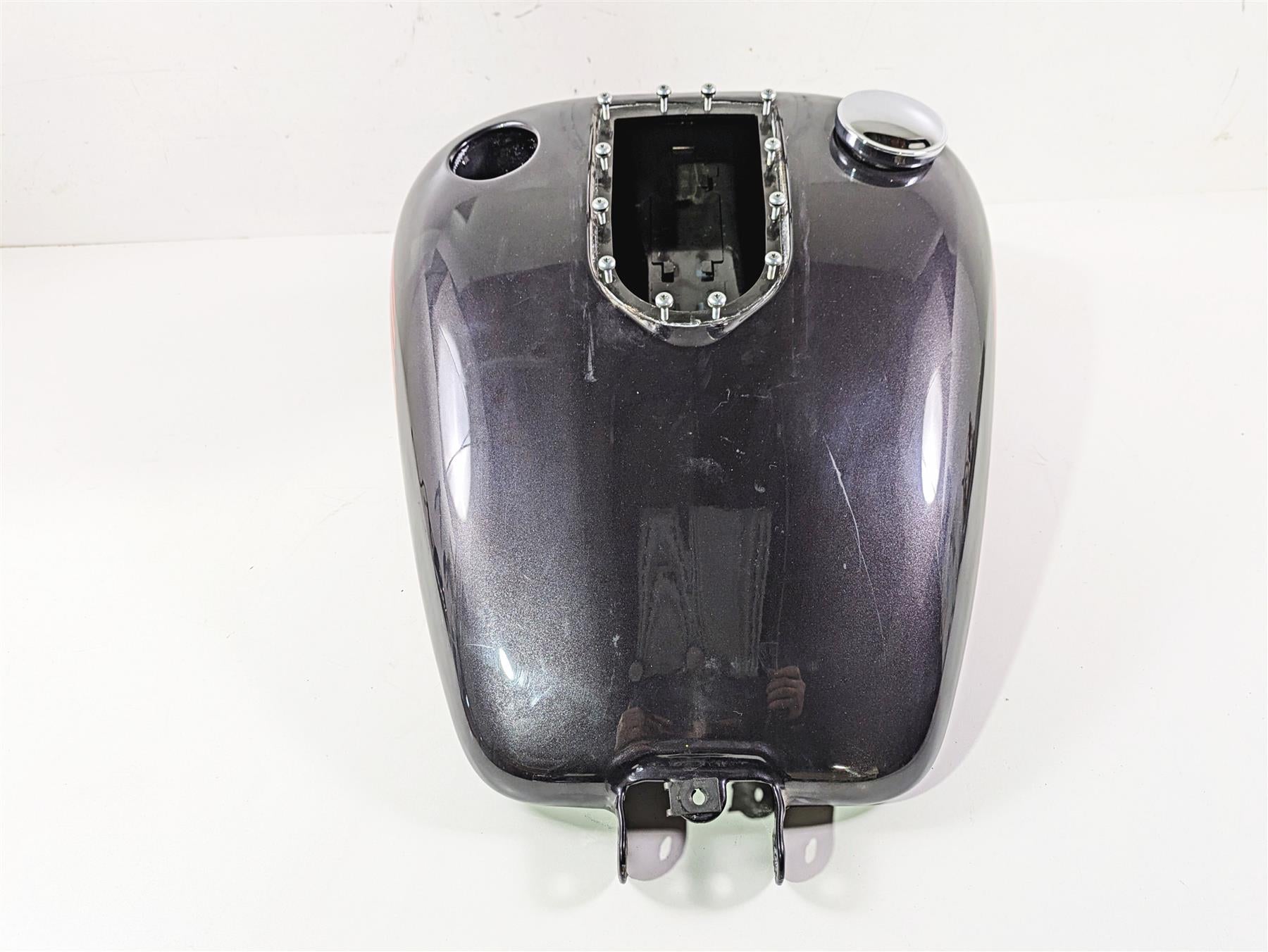 2011 Harley FXDC Dyna Super Glide Fuel Gas Petrol Tank Reservoir - Read 61000705 {{ shop.shopifyCountryName }} - Mototech271