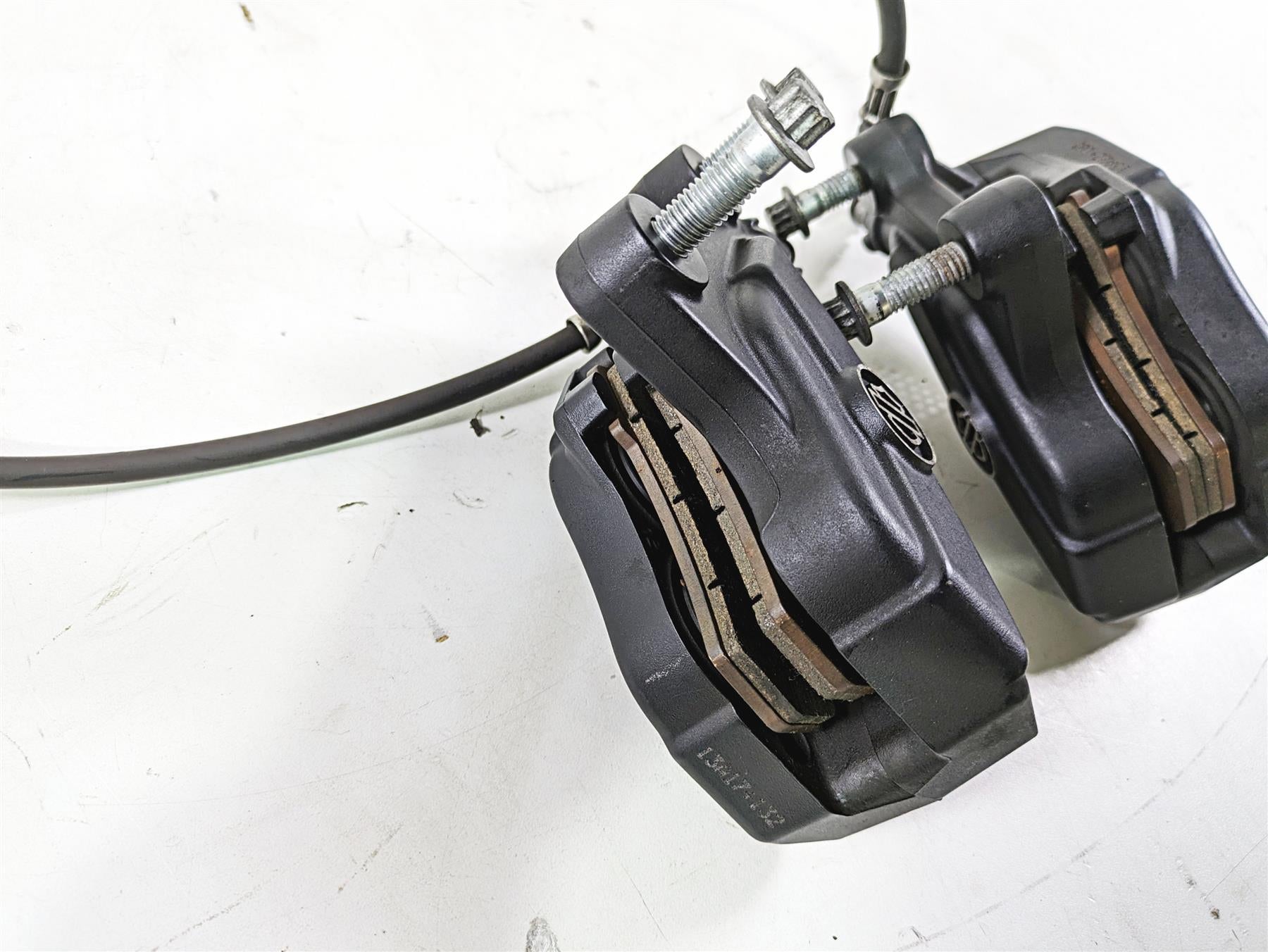 2013 Harley VRSCDX Night Rod Sp Front Brake Caliper Set & Line 44731-08 44732-08 {{ shop.shopifyCountryName }} - Mototech271