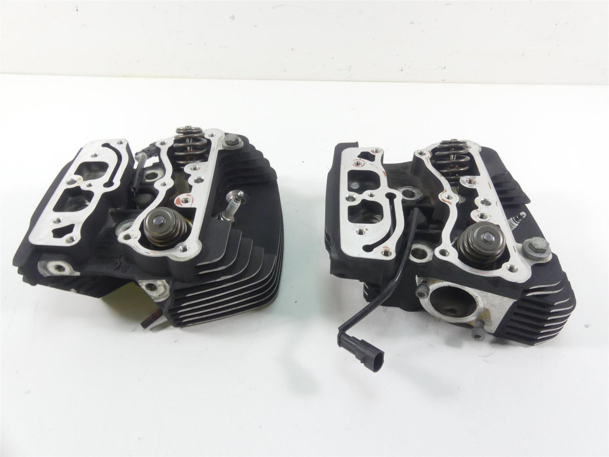 2013 Harley Touring FLHX Street Glide Cylinderhead Cylinder Head Set 17193-06A {{ shop.shopifyCountryName }} - Mototech271