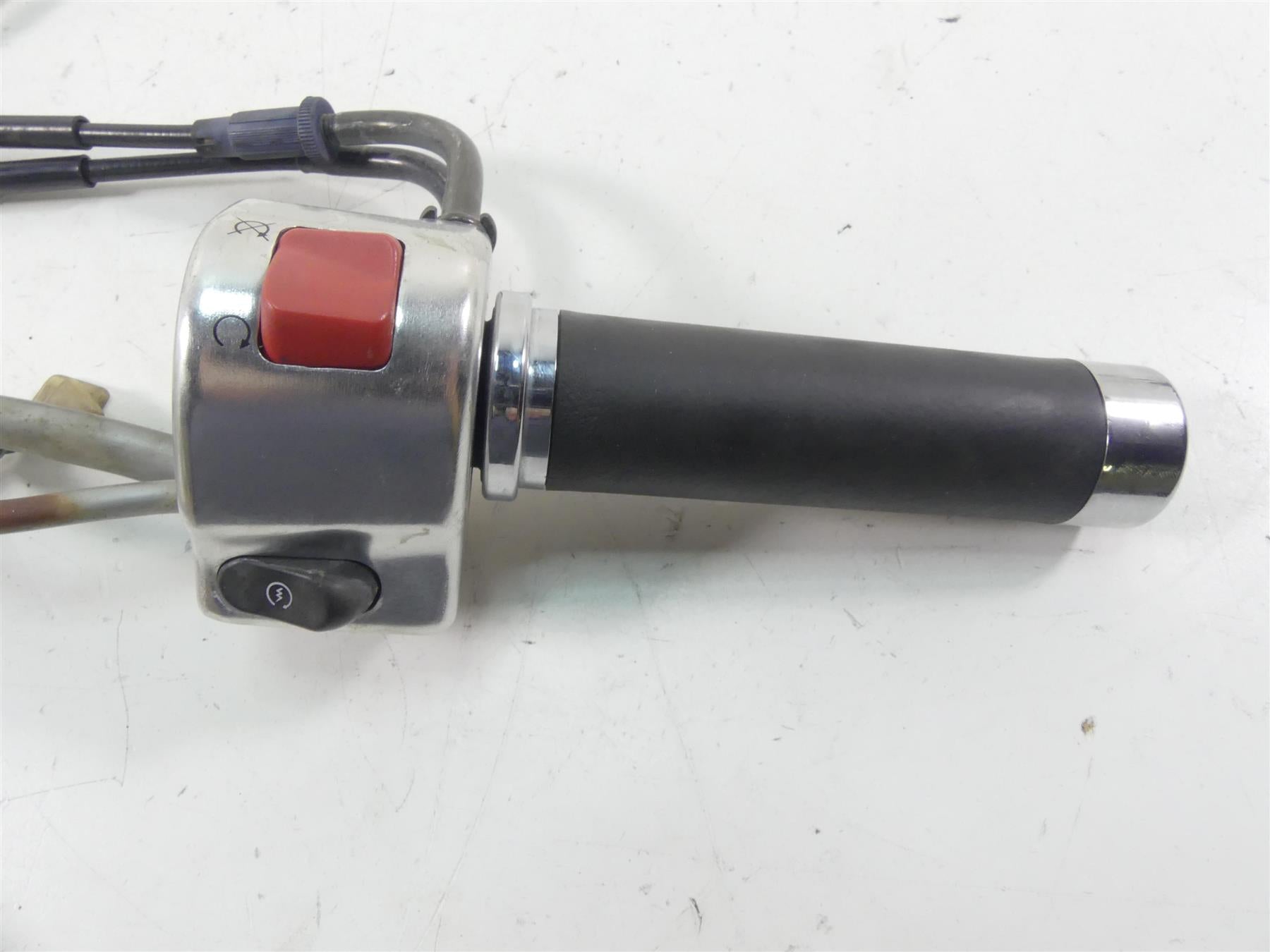 2001 Yamaha XV1600 Road Star Right Hand Start Stop Control Switch 4WM-83975-01 {{ shop.shopifyCountryName }} - Mototech271