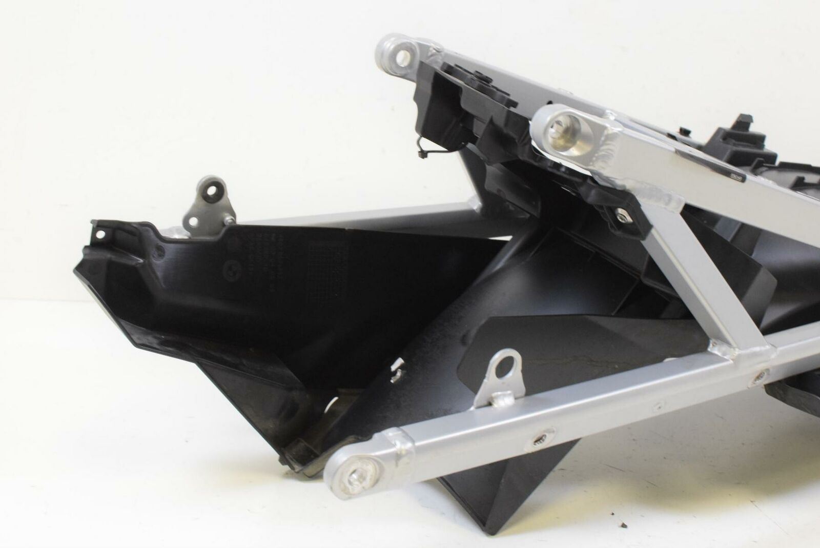 2016 BMW R1200RT R1200 RT RTW K52 Rear Subframe Sub Frame STRAIGHT 46518528588 {{ shop.shopifyCountryName }} - Mototech271