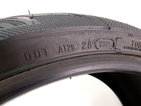 Used Rear Motorcycle Tire Avon Cobra AV92 240/40VR18 4120211 {{ shop.shopifyCountryName }} - Mototech271