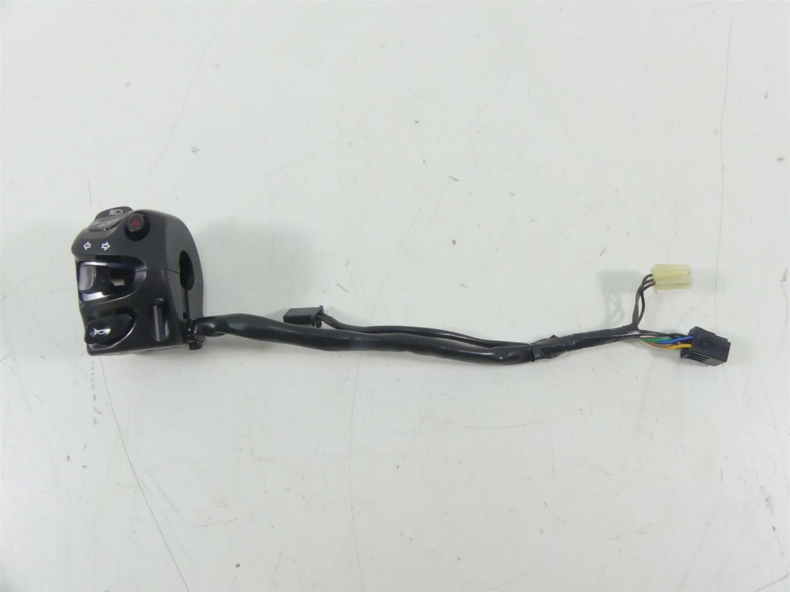 2020 Yamaha VMX17 1700 Left Hand Control Switch Blinker Signal 2S3-83972-00-00 | Mototech271
