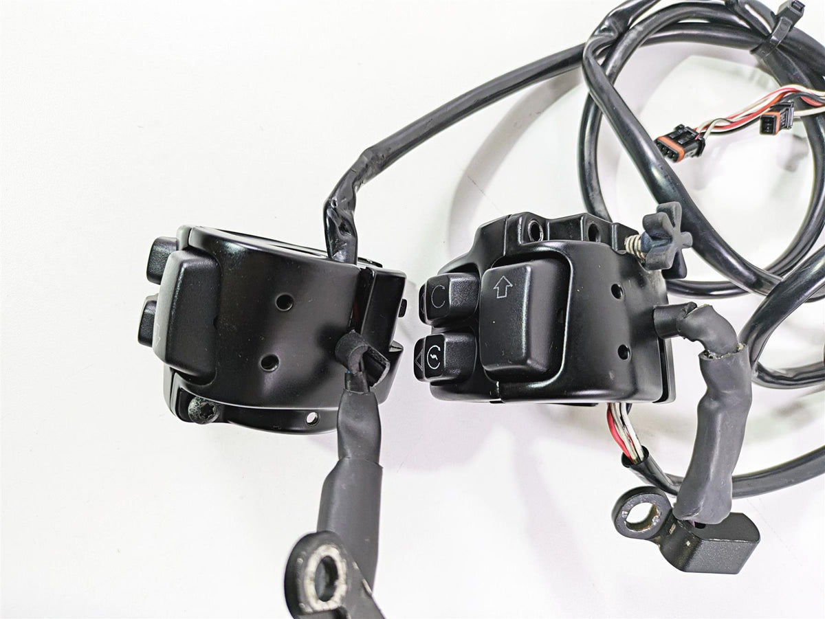 2017 Harley Dyna FXDB Street Bob Left Right Control Switch Set 71500372A {{ shop.shopifyCountryName }} - Mototech271