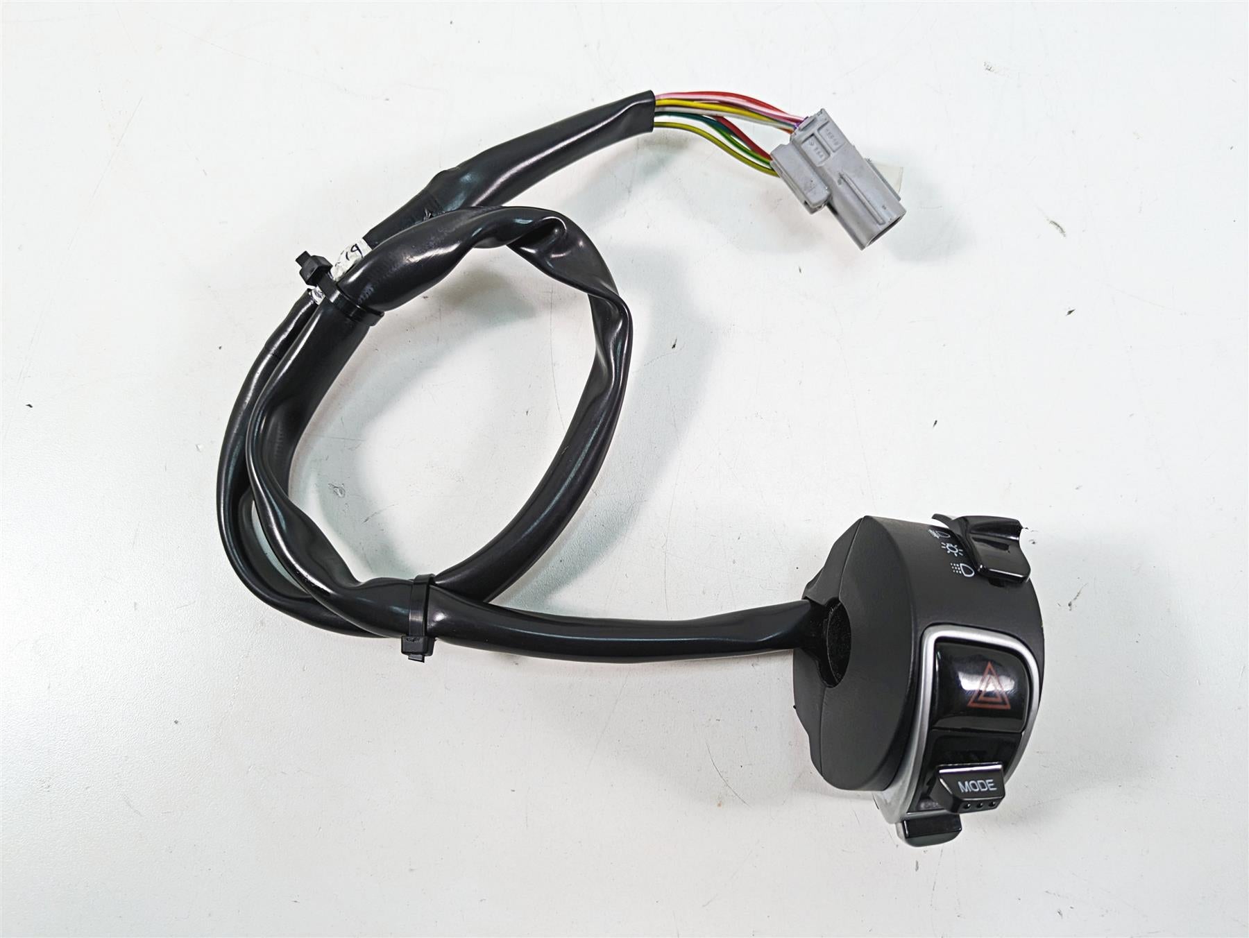2020 Moto Guzzi V85 TT Adventure Right Hand Start Stop Control Switch 2D000528 {{ shop.shopifyCountryName }} - Mototech271