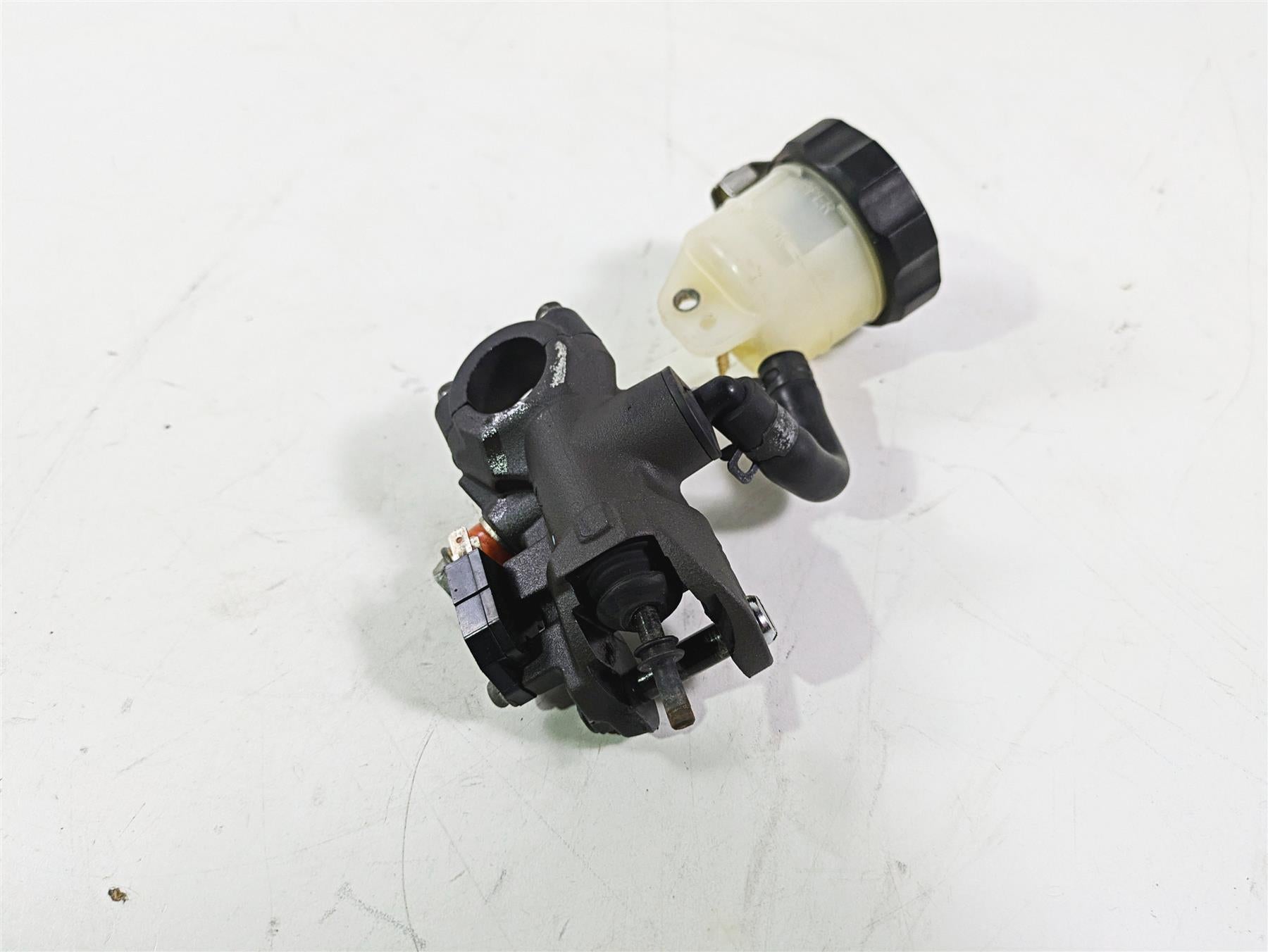 2008 Suzuki GSXR600 Front Radial Brake Master Cylinder 11/16 Nissin 59600-47H00 {{ shop.shopifyCountryName }} - Mototech271