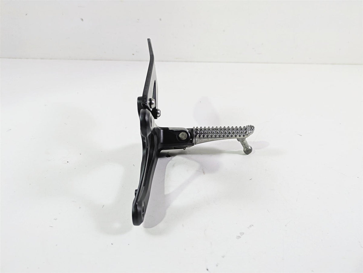2014 Yamaha YZFR1 R1 RN22 Front Left Footpeg Foot Peg 14B-27442-10-00 {{ shop.shopifyCountryName }} - Mototech271