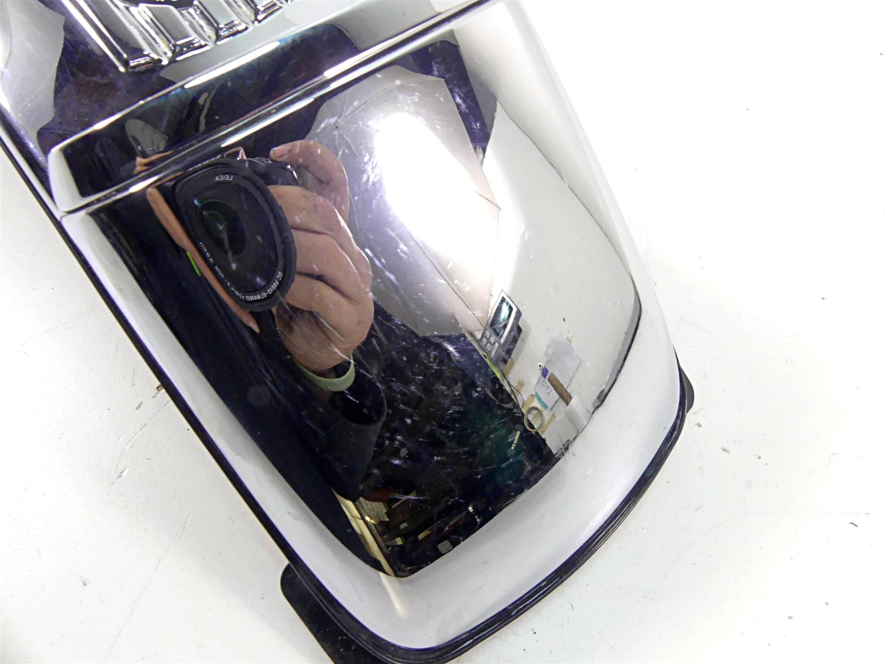 2005 Harley VRSCSE CVO V-Rod Upper Tank Cover Chrome Trim Brace 71321-05 {{ shop.shopifyCountryName }} - Mototech271