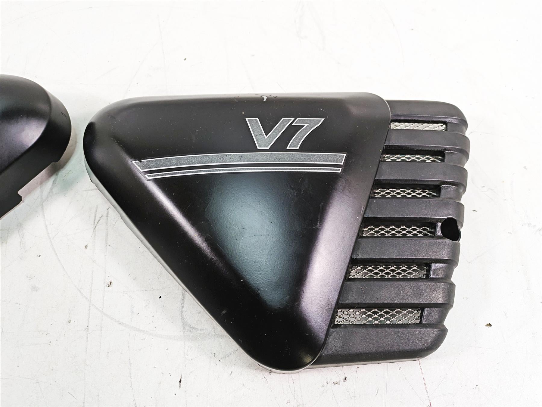 2013 Moto Guzzi V7 750 Stone Black Side Cover Fairing Cowl Set 978941 978944 {{ shop.shopifyCountryName }} - Mototech271