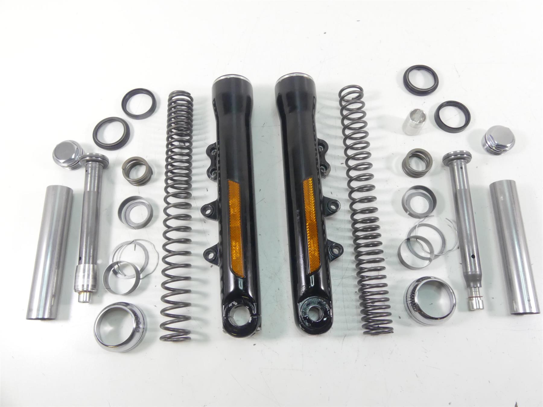 2009 Harley FXDF Dyna Fat Bob Dual Caliper Lower Fork Tubes 48622-08 48623-08 {{ shop.shopifyCountryName }} - Mototech271
