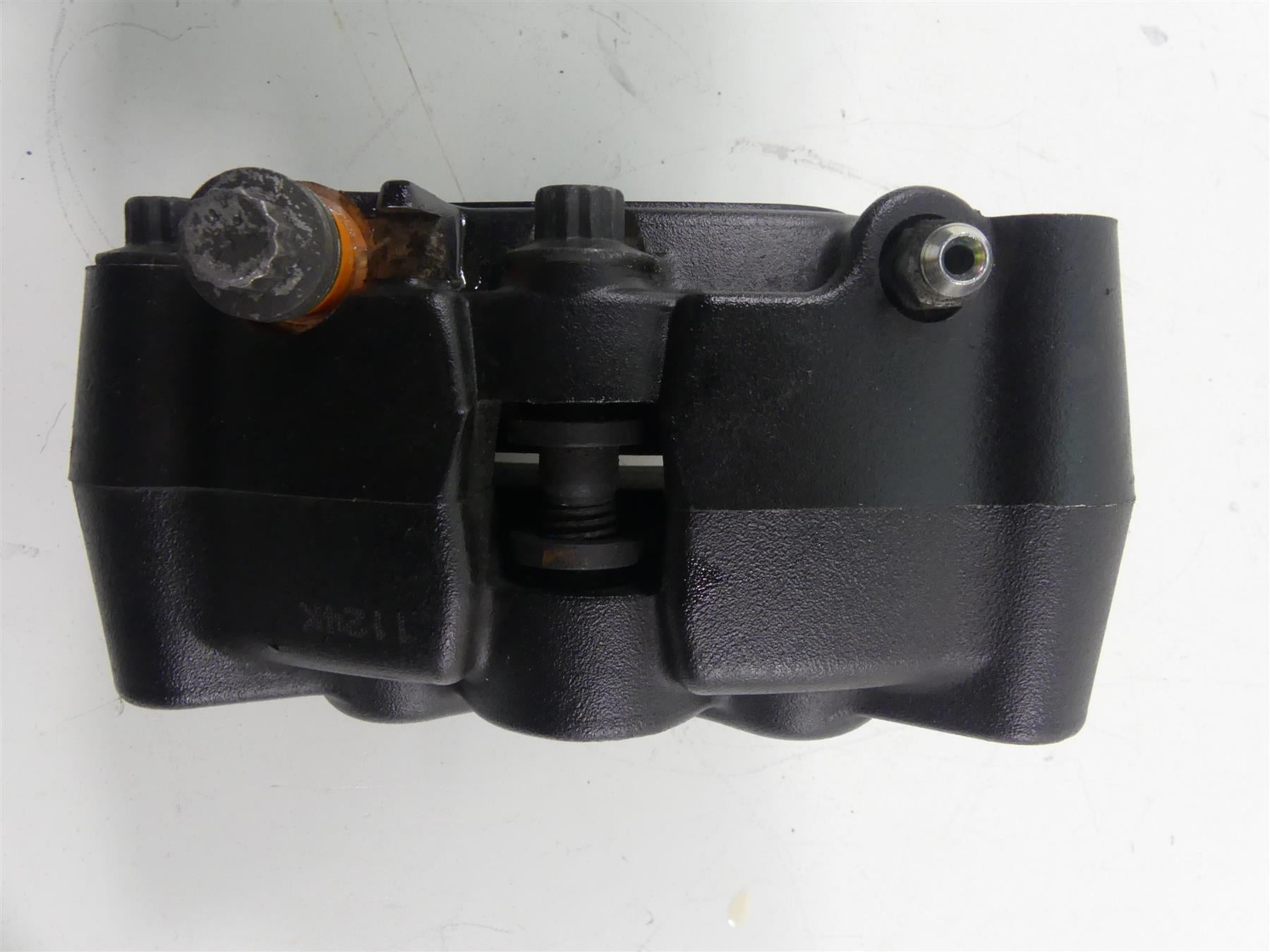 2014 Harley FXDF Dyna Fat Bob Front Brake Caliper Set 41300001 41300002 {{ shop.shopifyCountryName }} - Mototech271