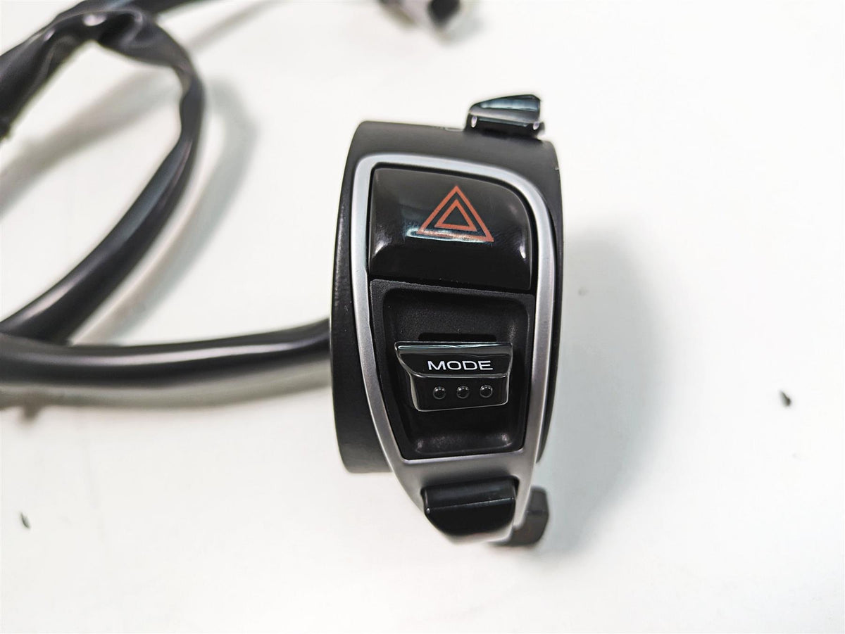 2020 Moto Guzzi V85 TT Adventure Right Hand Start Stop Control Switch 2D000528 {{ shop.shopifyCountryName }} - Mototech271